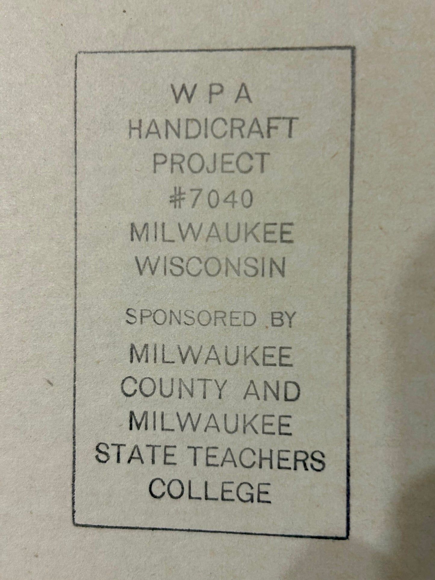 MILWAUKEE WORKS PROGRESS ADMINISTRATION LARGE ALBUM OF SILK SCREEN ILLUSTRATIONS ON CLOTH