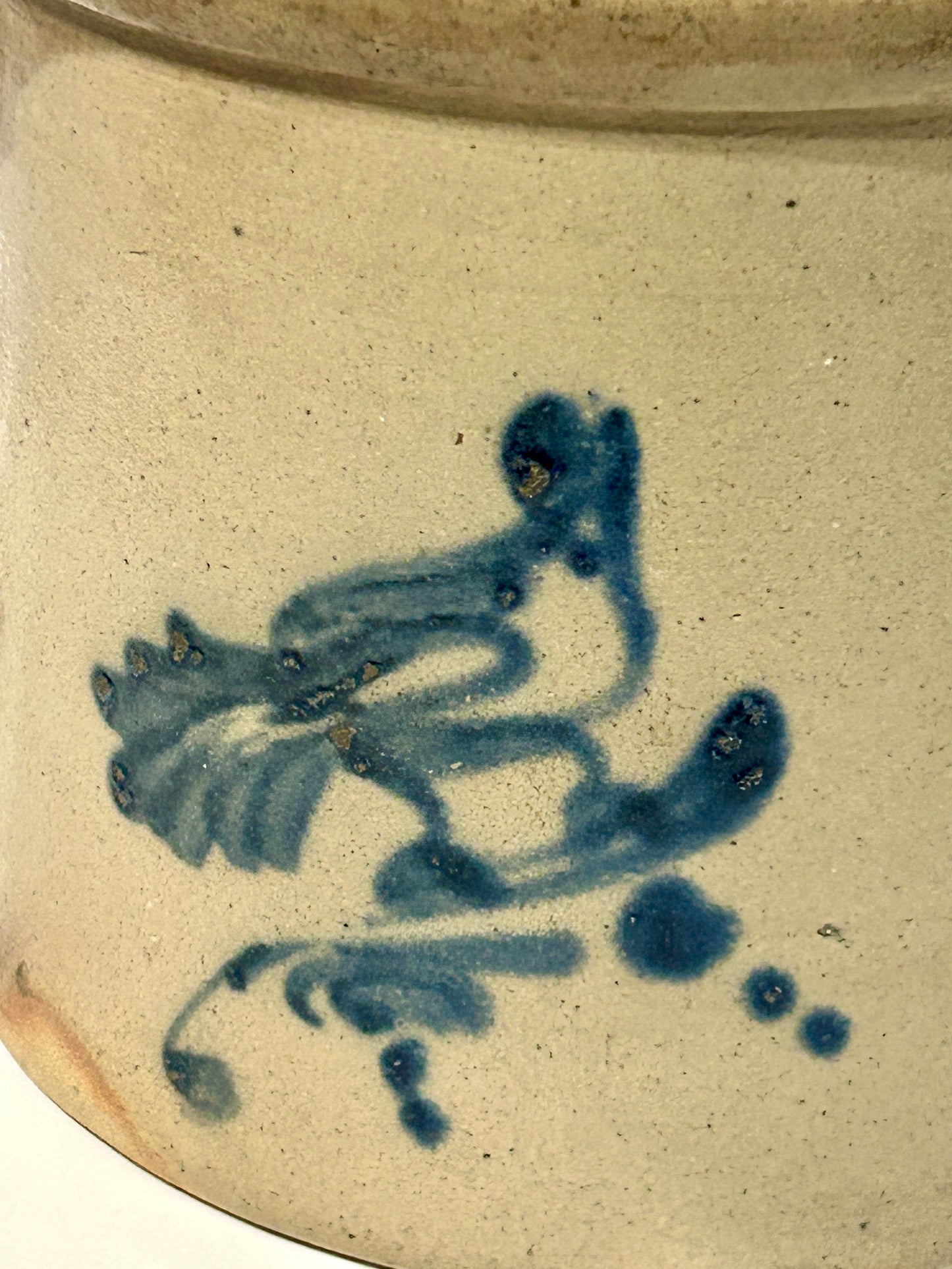 ANTIQUE EARLY SMALL STONEWARE CROCK WITH BIRD DESIGN