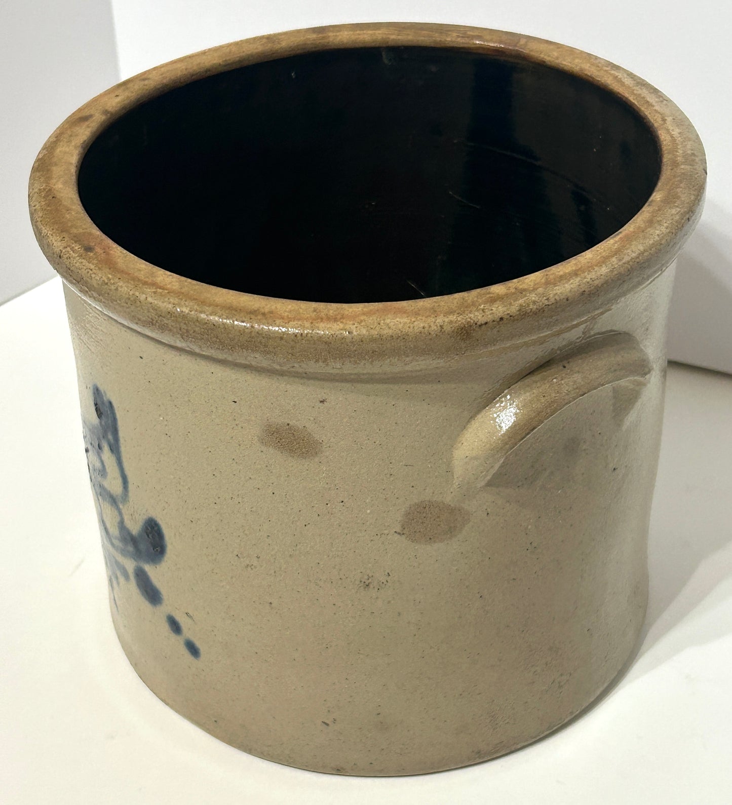 ANTIQUE EARLY SMALL STONEWARE CROCK WITH BIRD DESIGN