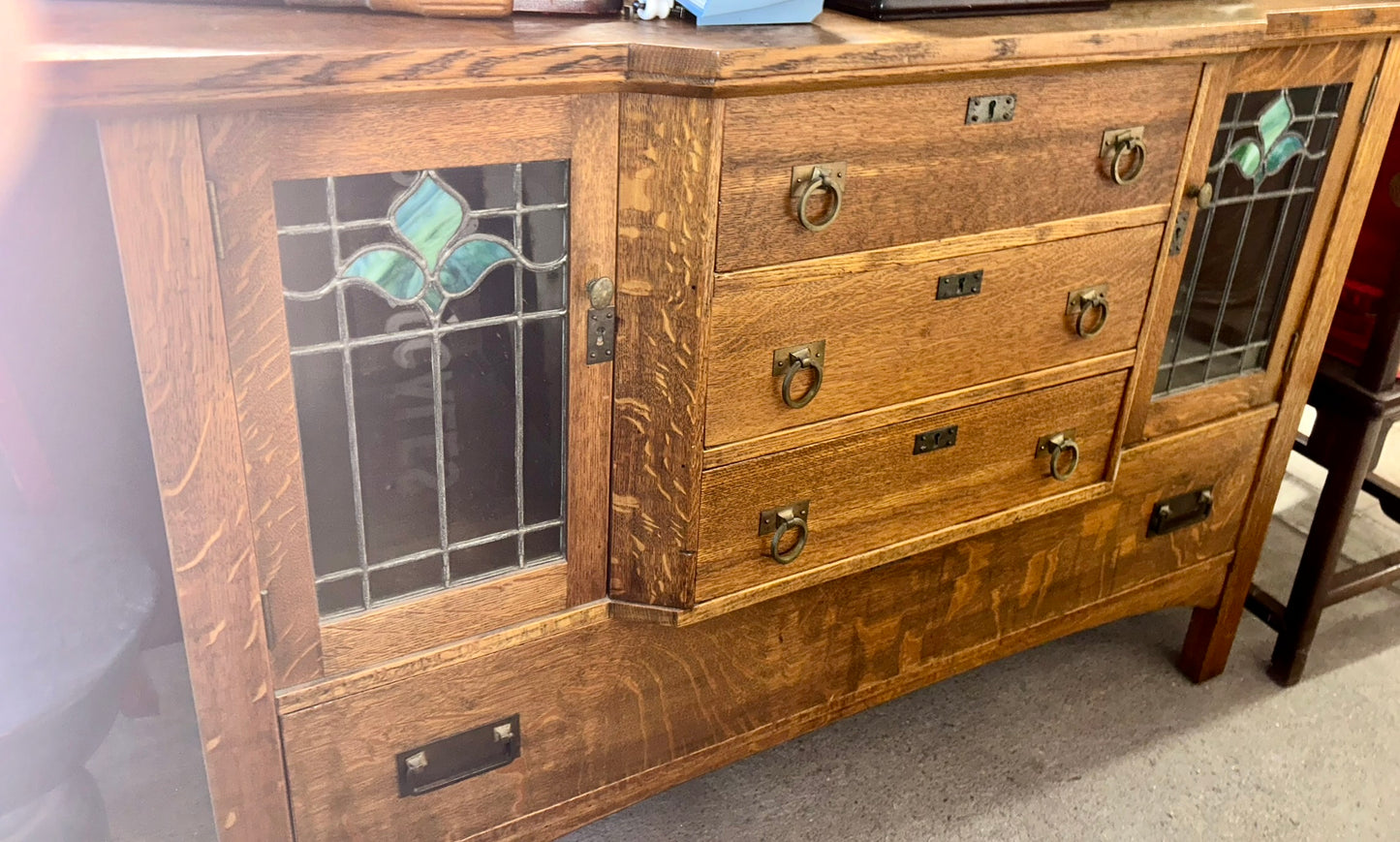 EARLY 1900's OAK MISSION SIDEBOARD WITH LEADED GLASS DOORS