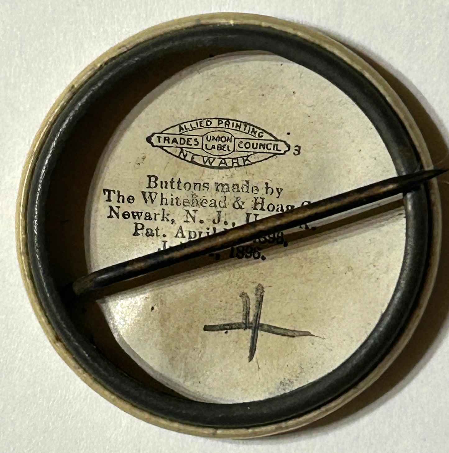 PERU PLOW AND IMPLEMENT CO. OF COUNCIL BLUFFS IOWA AND SIOUX FALLS SOUTH DAKOTA ANTIQUE PINBACK ADVERTISING BUTTON