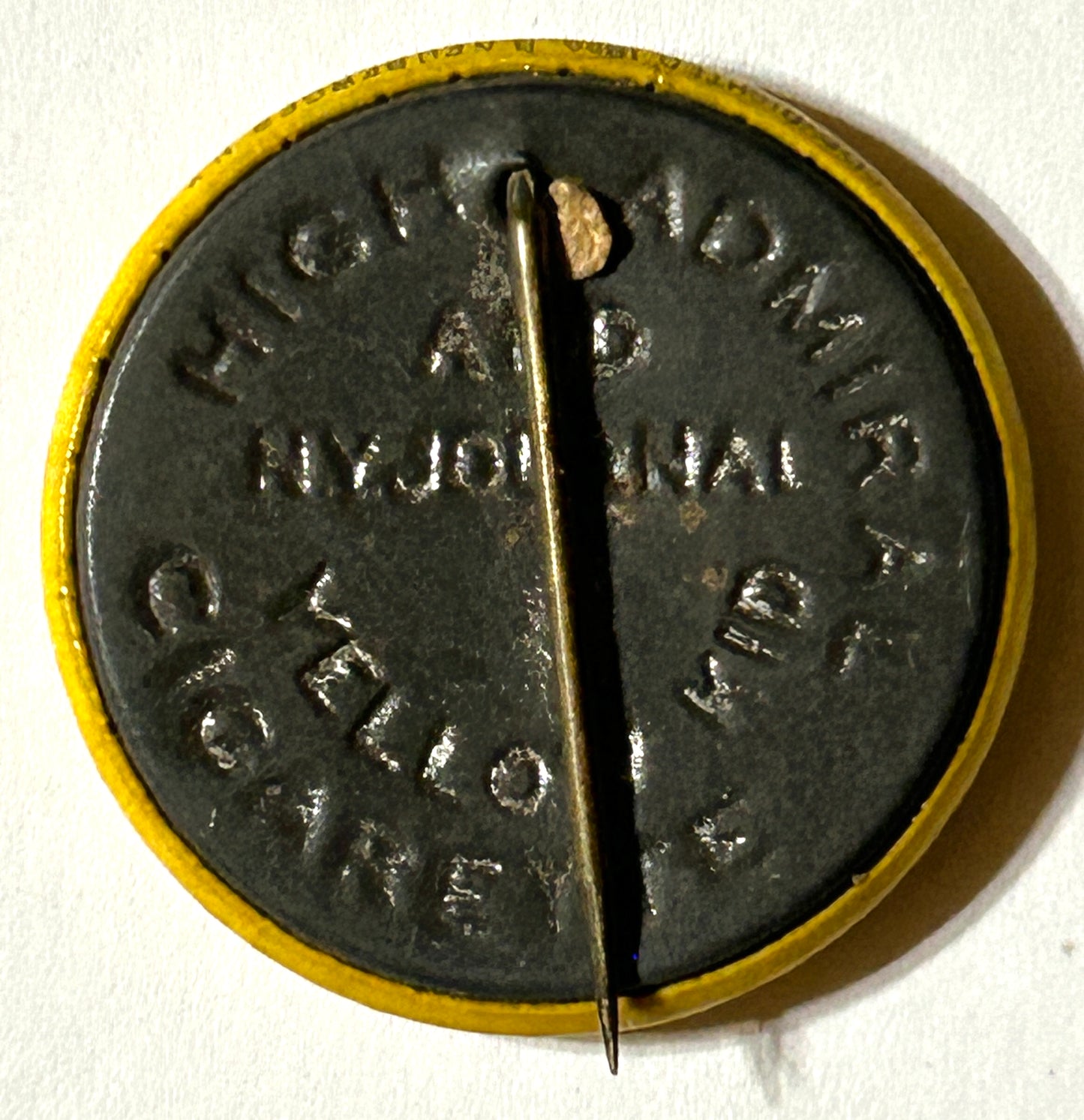 YELLOW KID HIGH ADMIRAL CIGARETTES ADVERTISING PINBACK BUTTON #74
