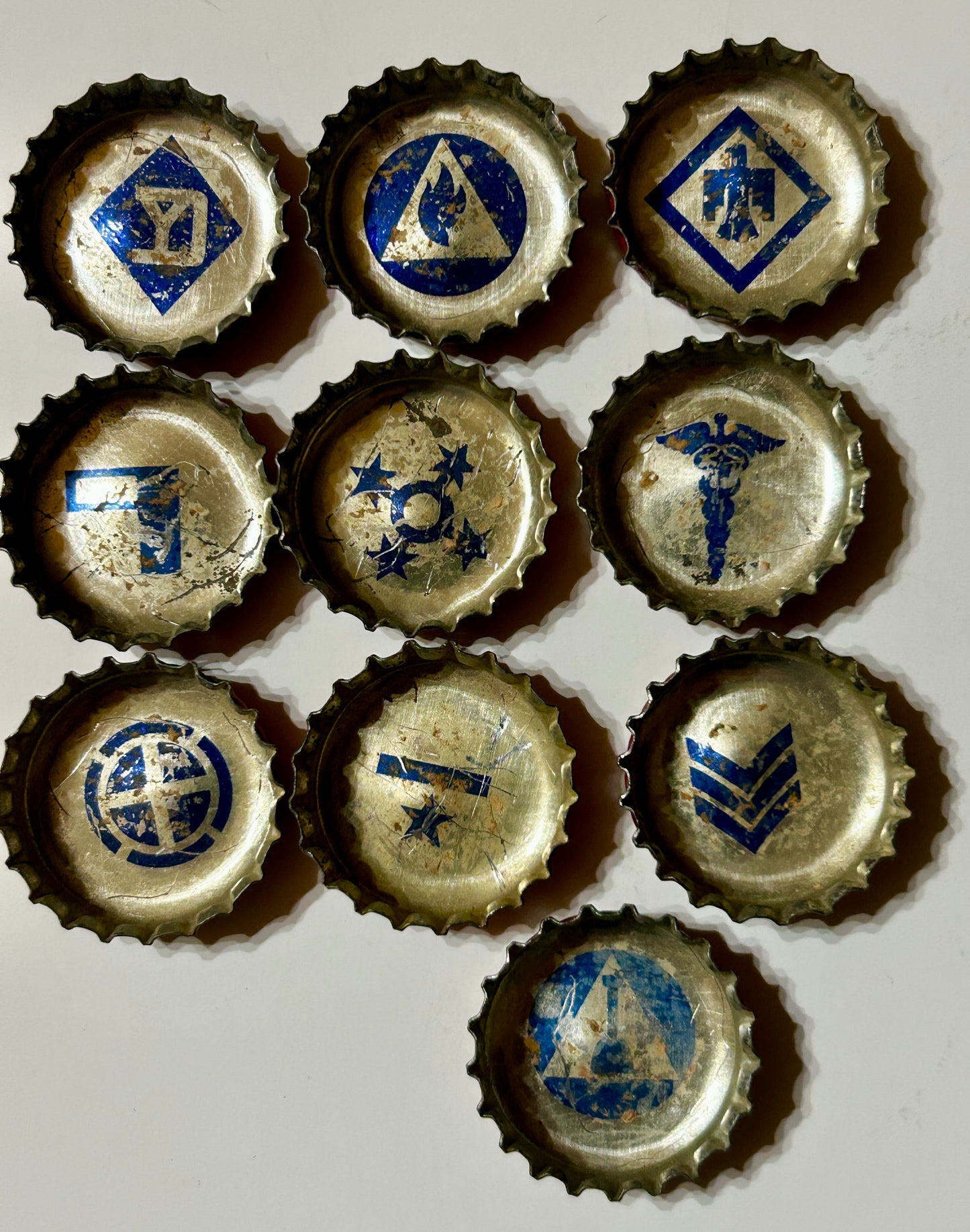 1930'S PEPSI RARE BOTTLE CAPS WITH MILITARY INSIGNIAS INSIDE