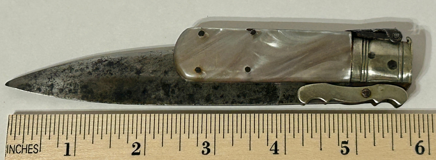 FOLDING KNIFE EARLY MOTHER OF PEARL HANDLE