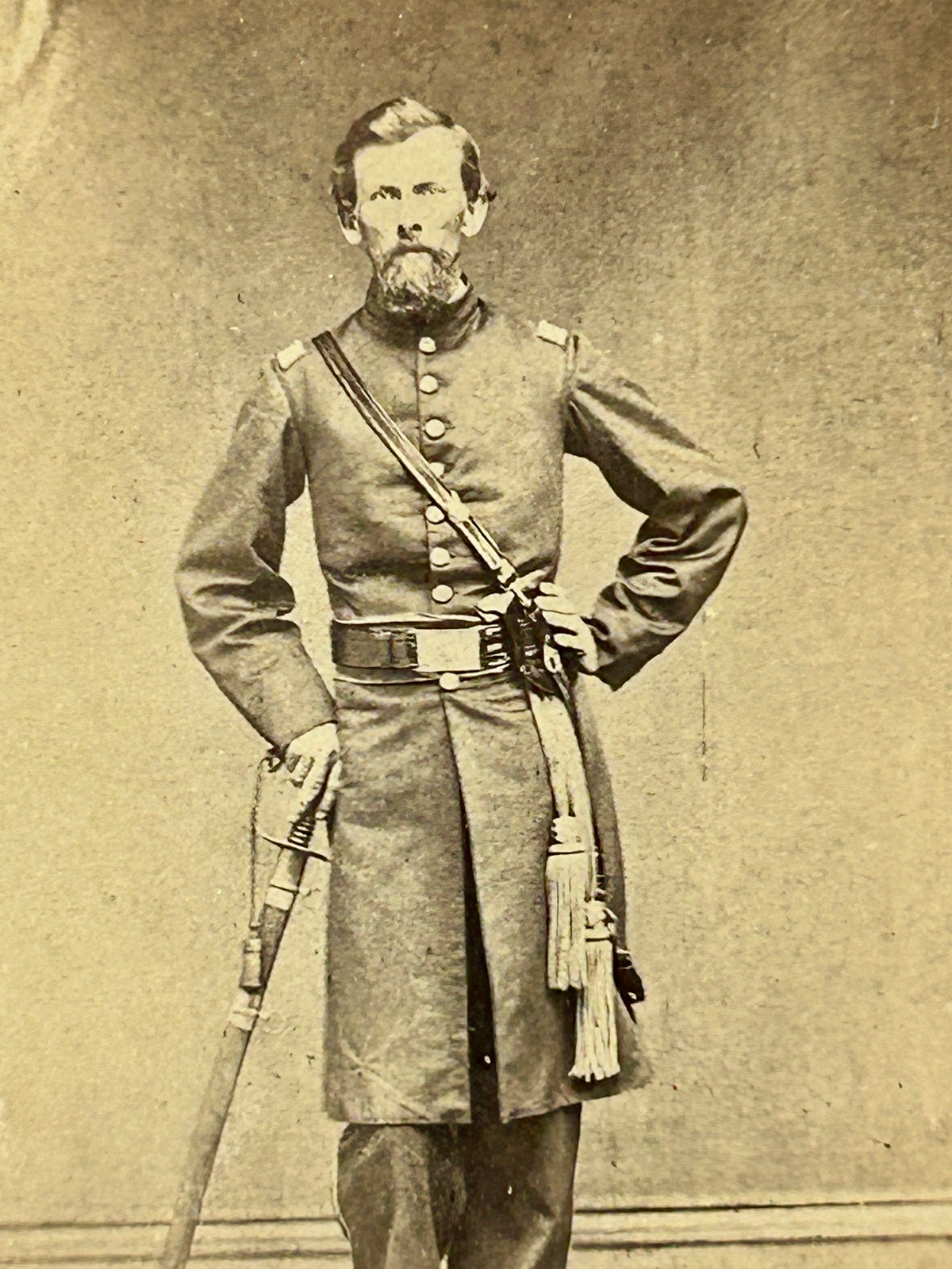 CIVIL WAR CDV PHOTO OF MAJOR JOSEPH F. THOMAS OF 86TH ILLINOIS INFANTRY HAND SIGNED