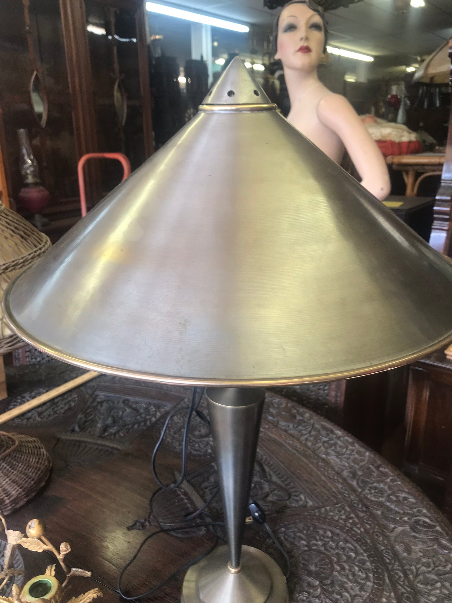 MID CENTURY BRASS AND LUCITE TABLE LAMP
