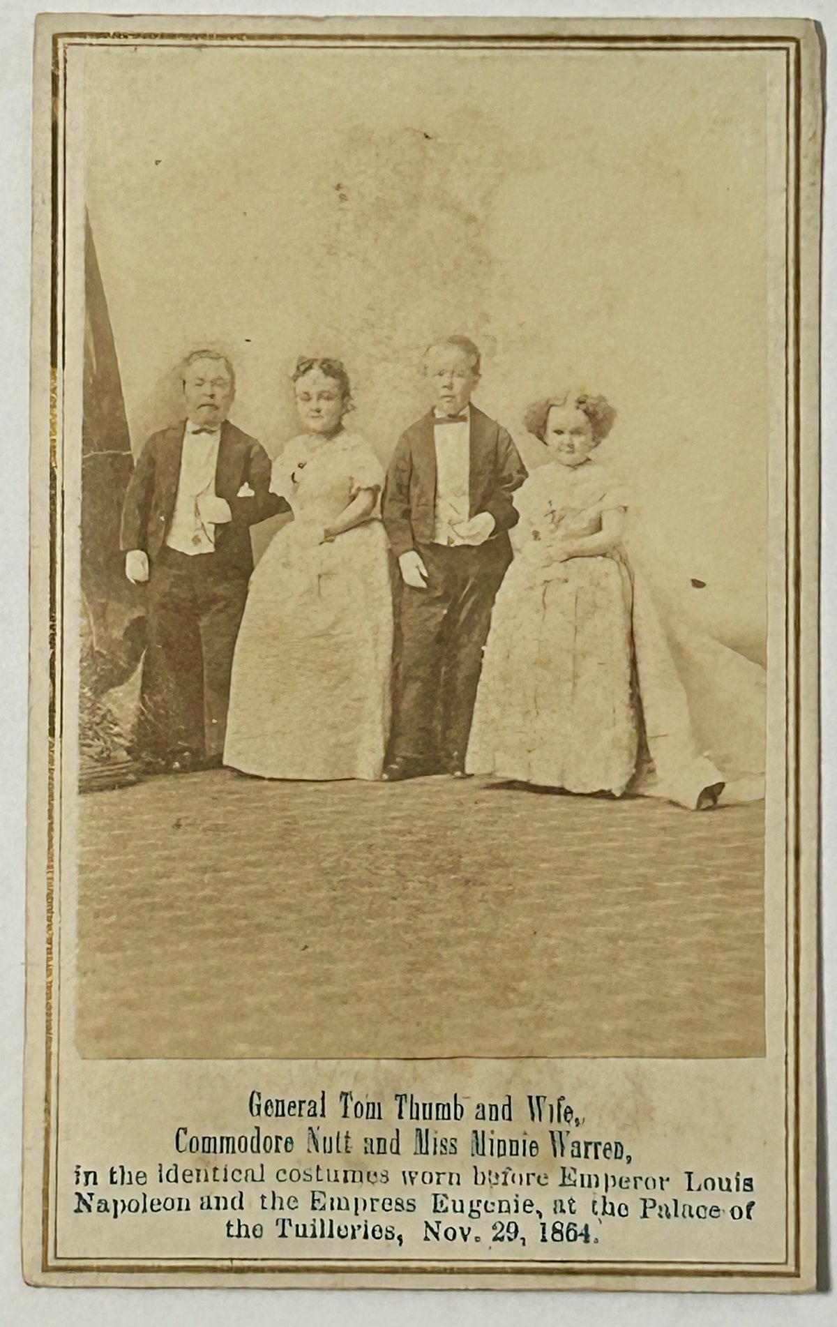 ANTIQUE PHOTOGRAPH OF GENERAL TOM THUMB & WIFE AND COMMODORE NUTT AND MISS MINNIE WARREN