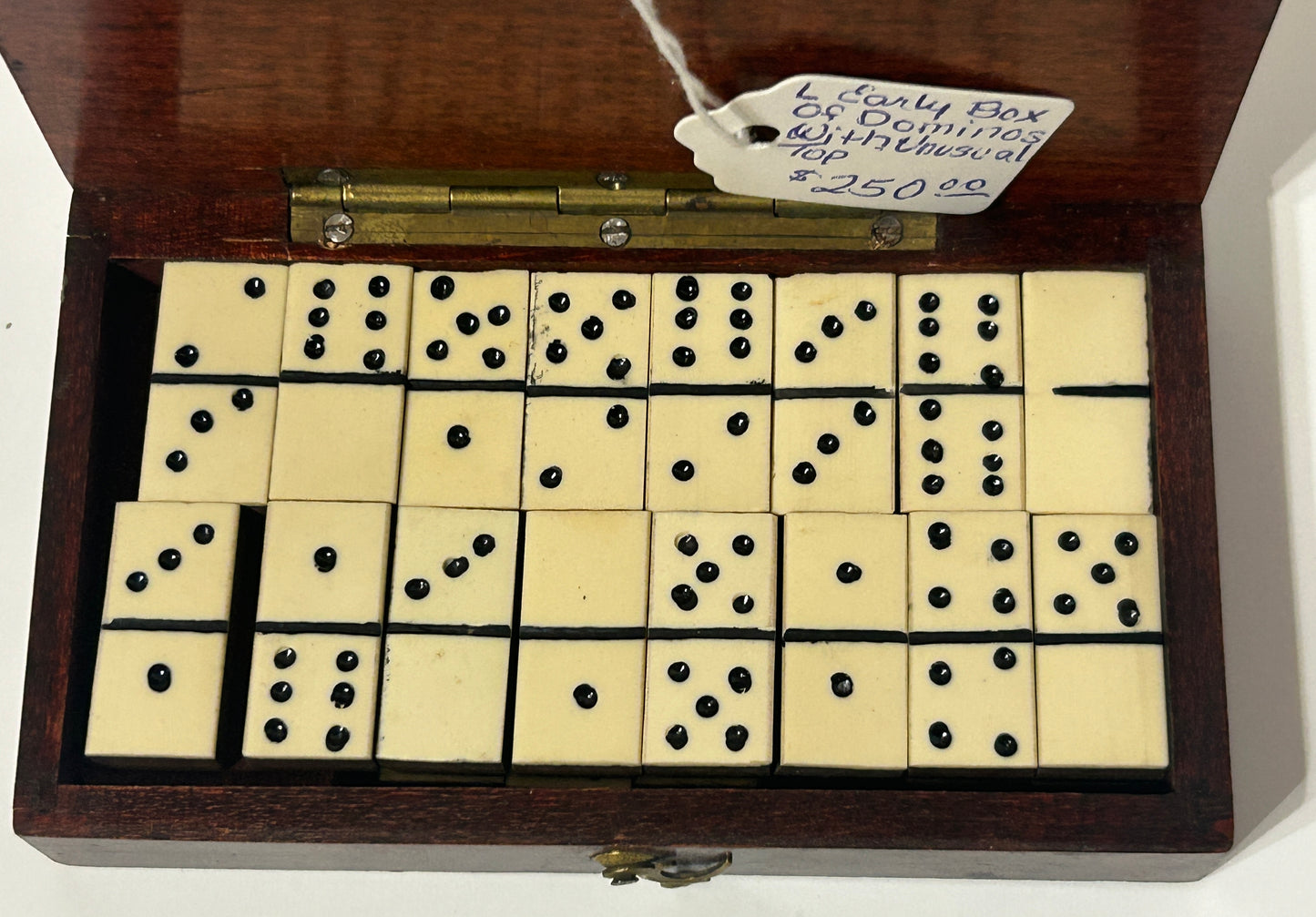 EARLY BOX OF DOMINOS WITH DOMINO DESIGN LID BOX