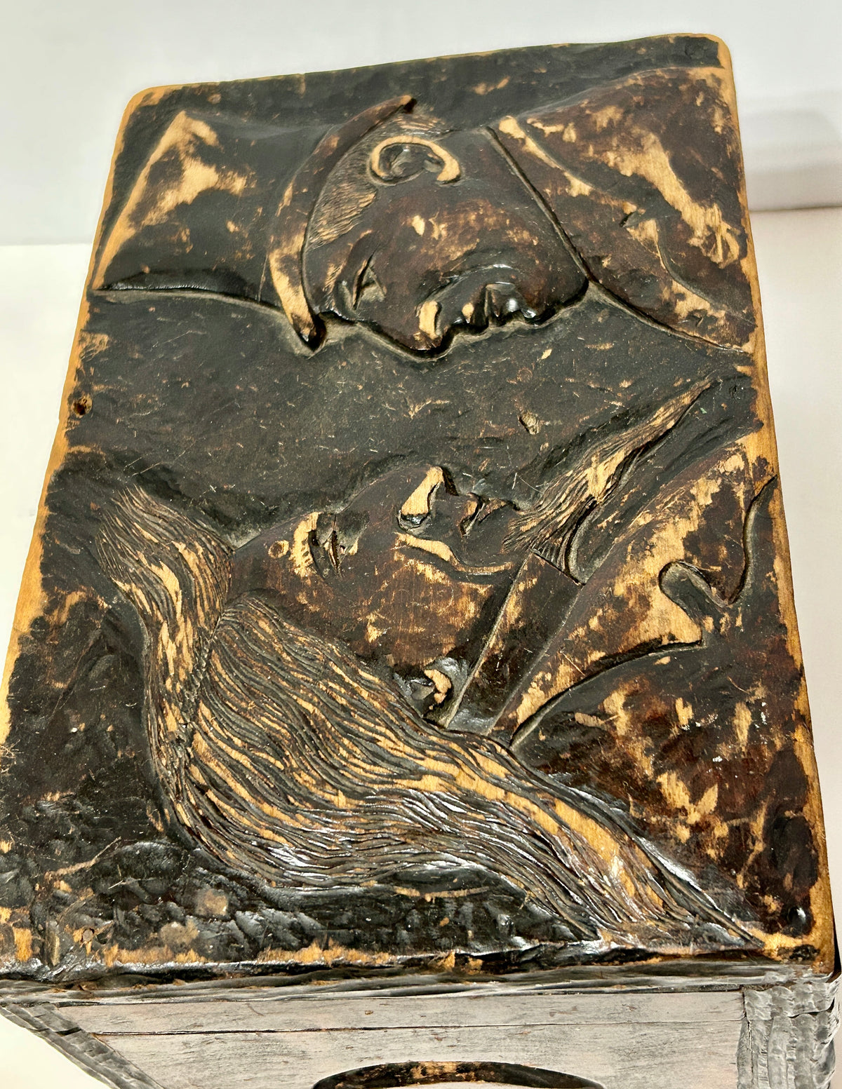 ANTIQUE FOLK ART CARVED BOX WITH UNCLE SAM AND PRESIDENT MCKINLEY