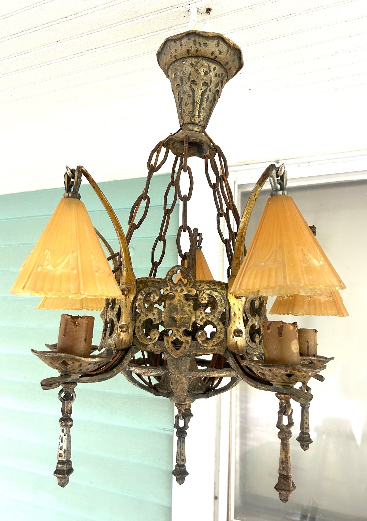 ANTIQUE ART DECO SET OF FOUR HANGING LIGHT FIGURES EACH WITH FIVE ORIGINAL SHADES