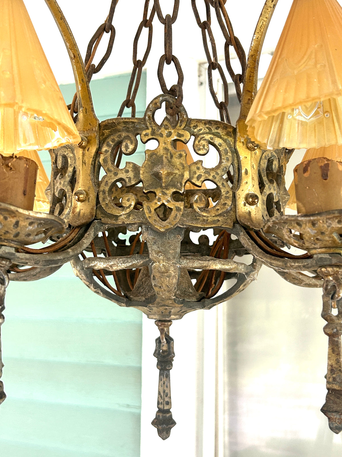 ANTIQUE ART DECO SET OF FOUR HANGING LIGHT FIGURES EACH WITH FIVE ORIGINAL SHADES