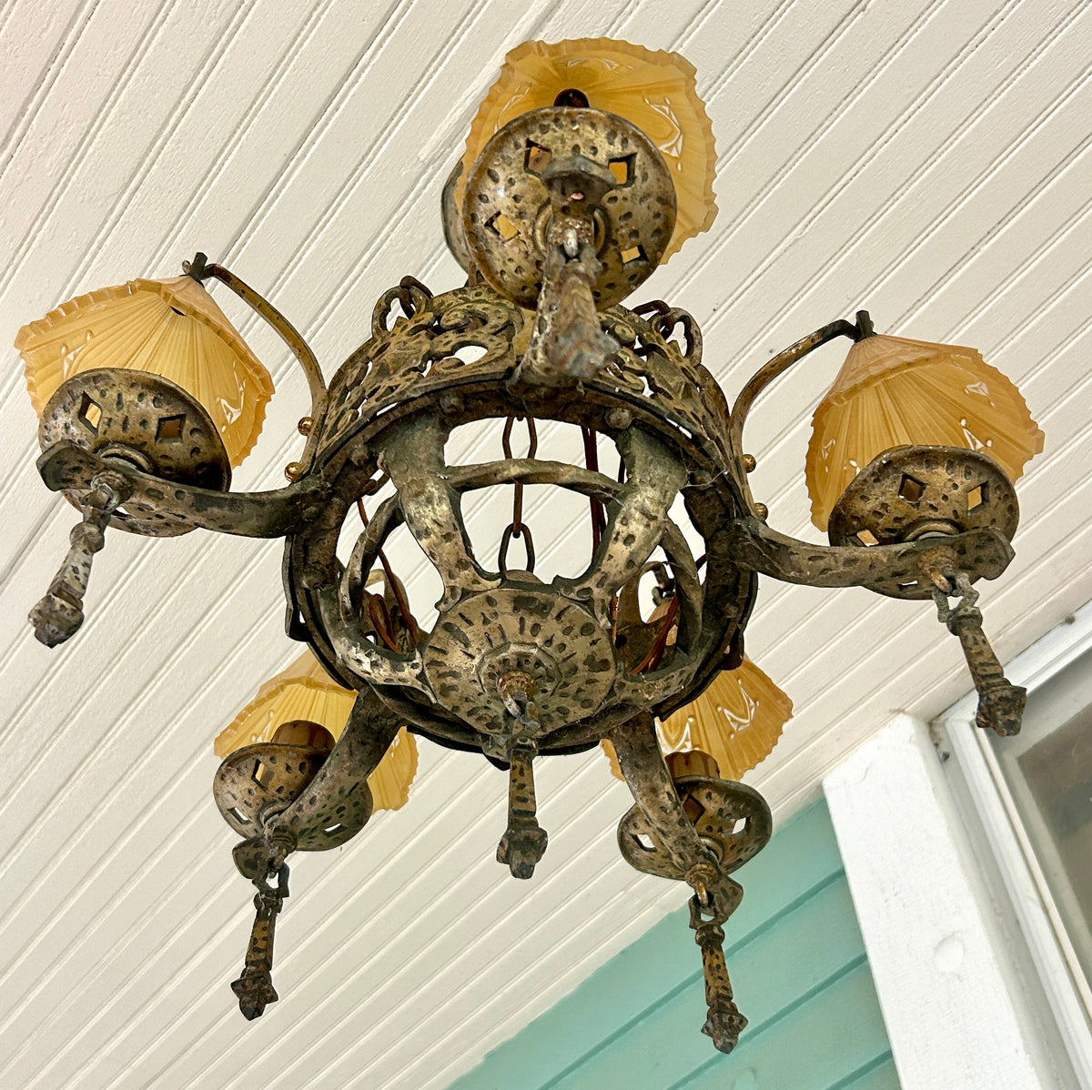 ANTIQUE ART DECO SET OF FOUR HANGING LIGHT FIGURES EACH WITH FIVE ORIGINAL SHADES