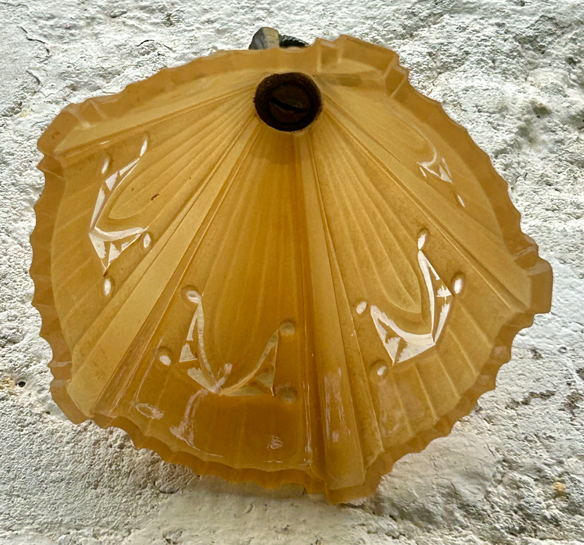 ANTIQUE ART DECO SET OF FOUR HANGING LIGHT FIGURES EACH WITH FIVE ORIGINAL SHADES