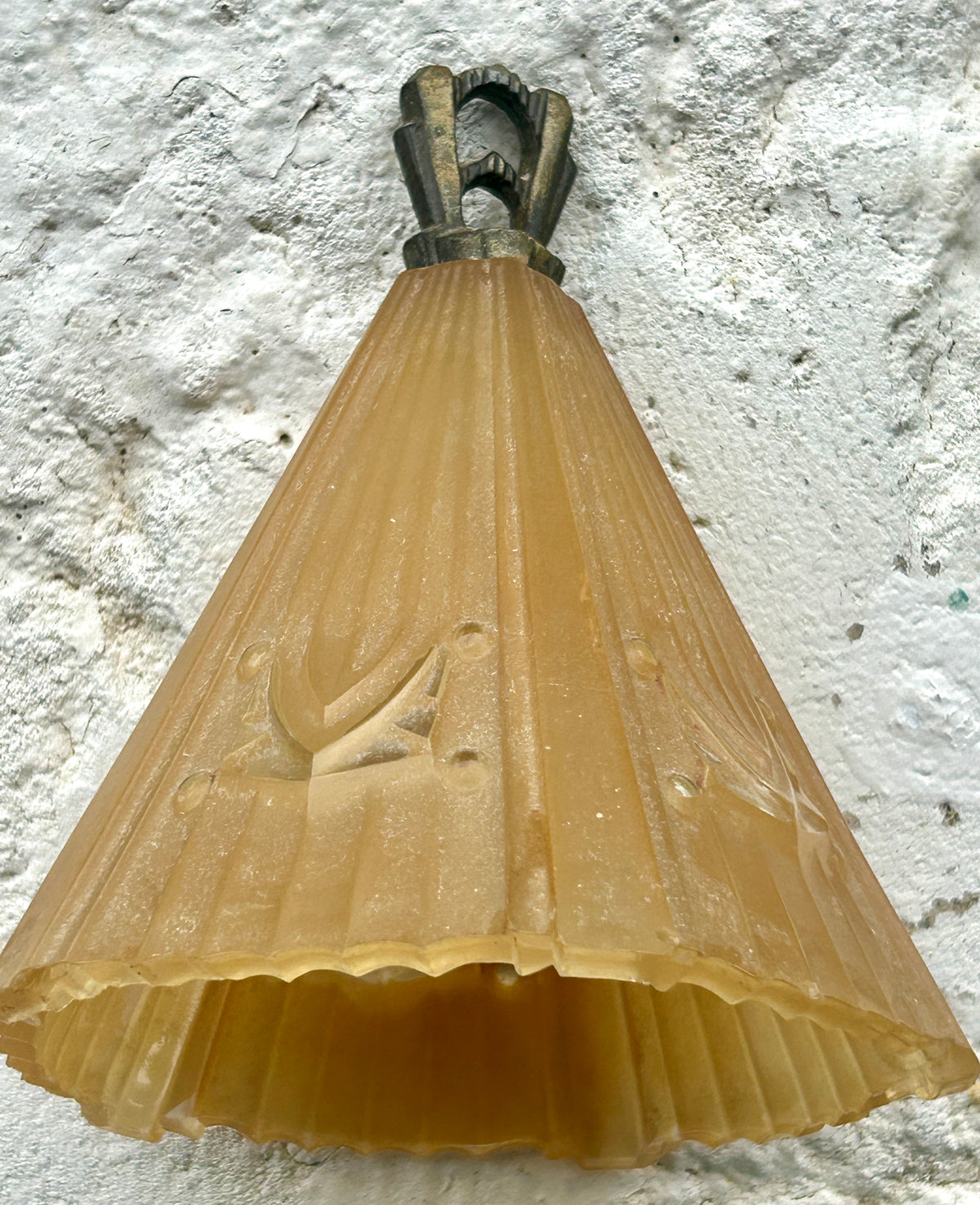ANTIQUE ART DECO SET OF FOUR HANGING LIGHT FIGURES EACH WITH FIVE ORIGINAL SHADES