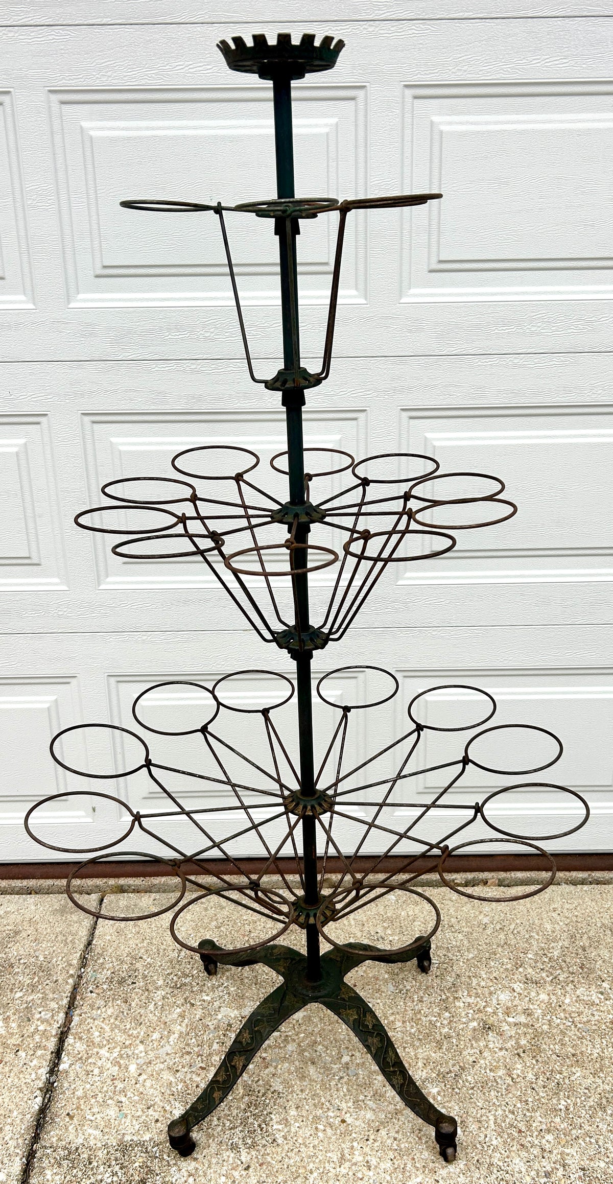ANTIQUE CAST IRON REVOLVING 27 ARM PLANT RACK