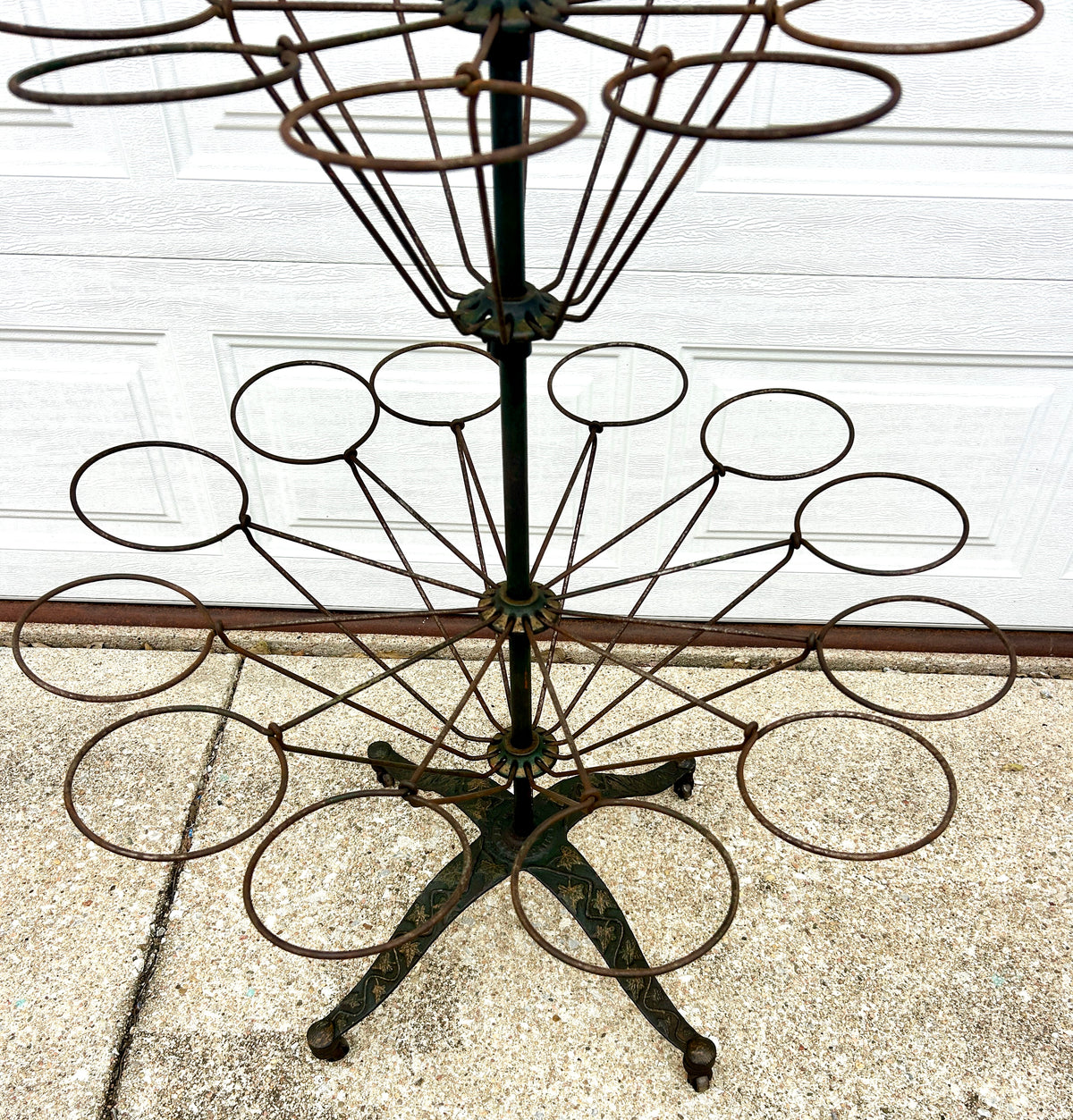 ANTIQUE CAST IRON REVOLVING 27 ARM PLANT RACK