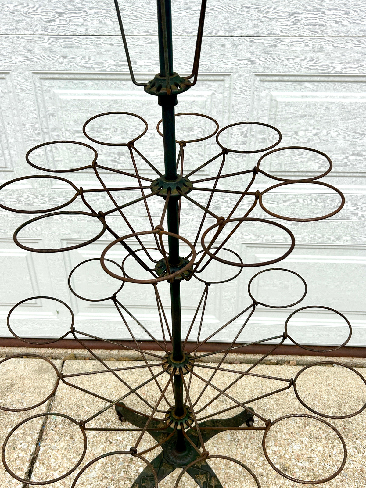 ANTIQUE CAST IRON REVOLVING 27 ARM PLANT RACK