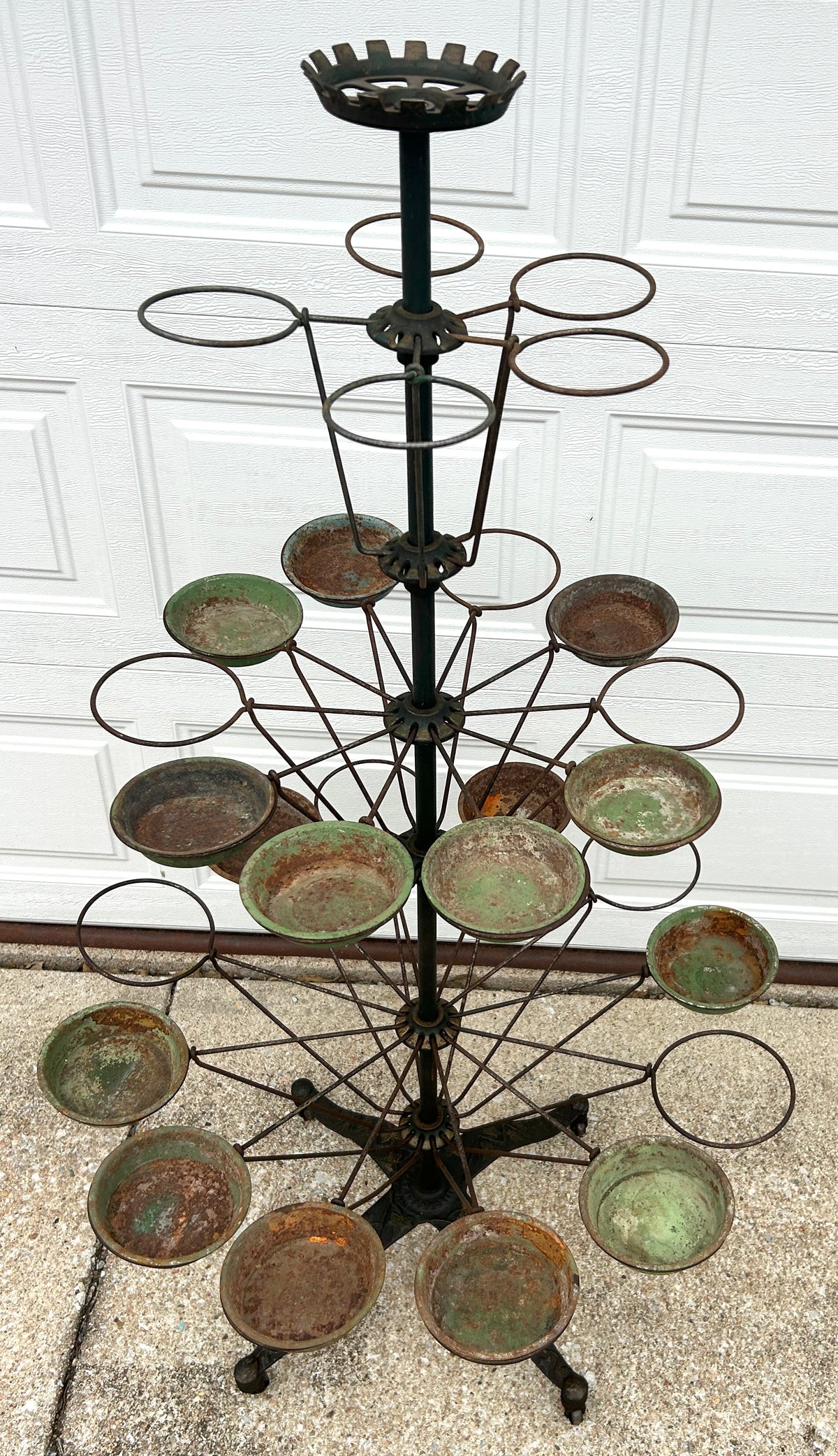 ANTIQUE CAST IRON REVOLVING 27 ARM PLANT RACK