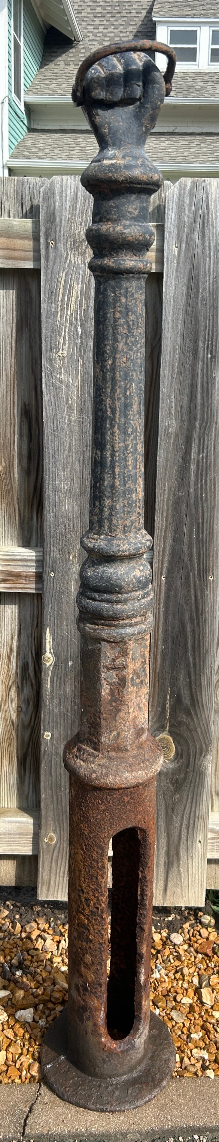CAST IRON ANTIQUE RARE FIGURAL HITCHING POST SHAPED LIKE RAISED CLENCHED FIST