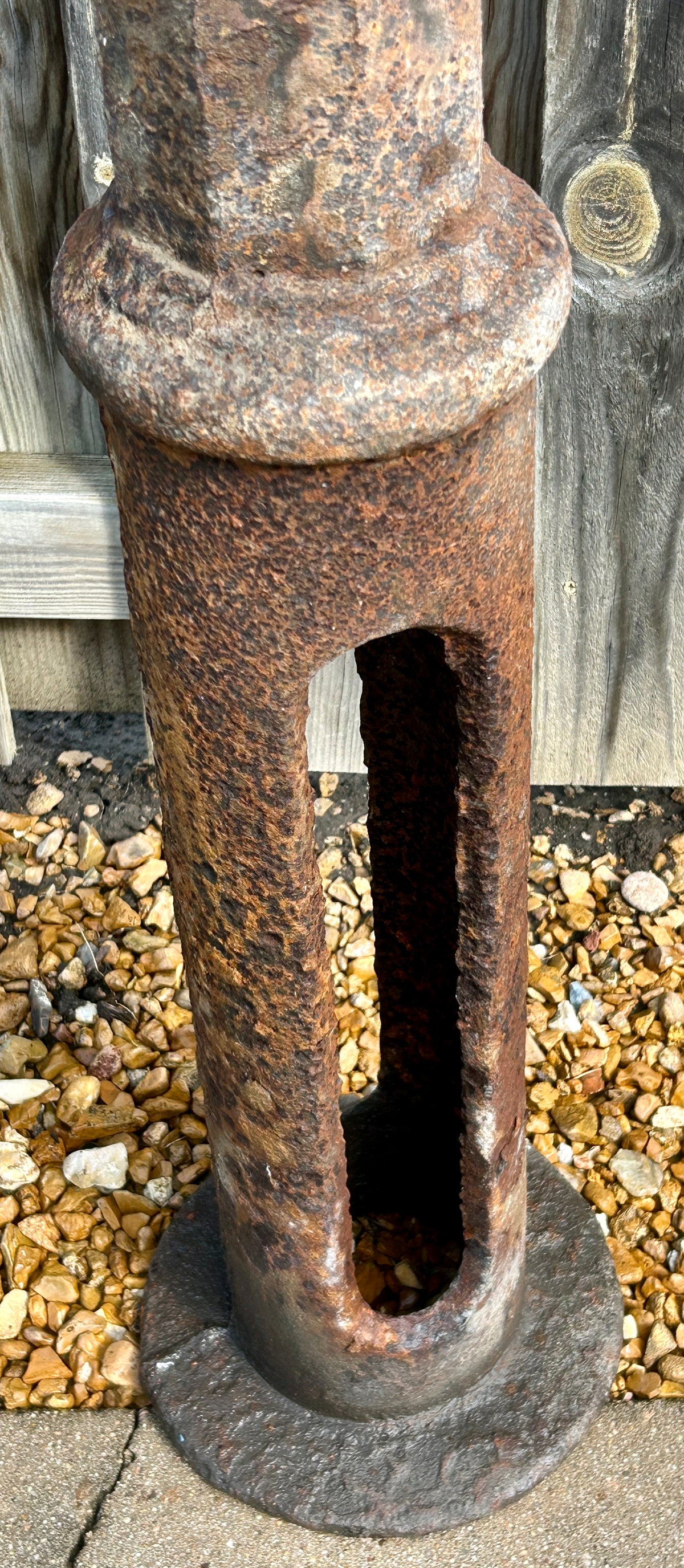 CAST IRON ANTIQUE RARE FIGURAL HITCHING POST SHAPED LIKE RAISED CLENCHED FIST