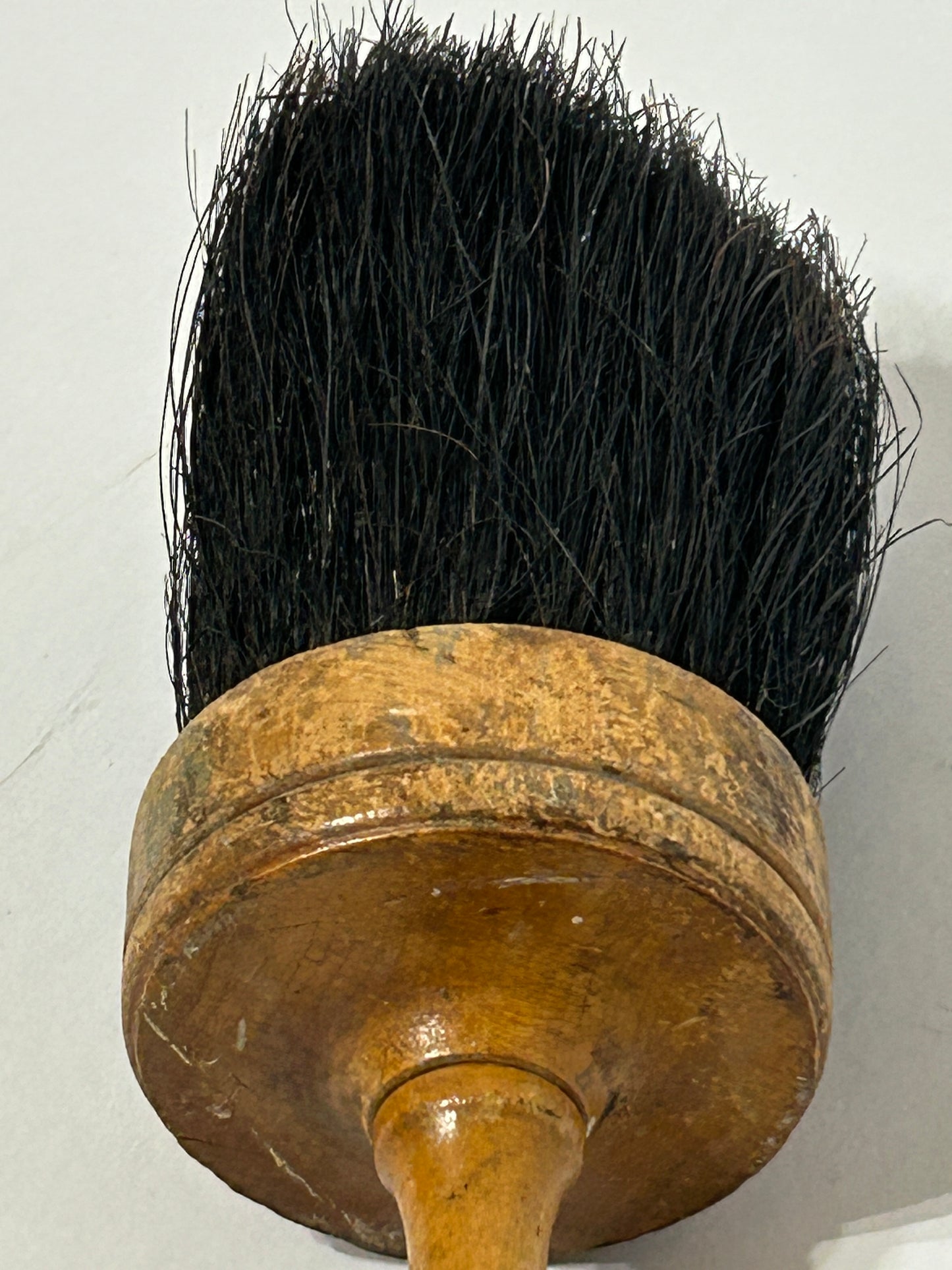 SHAKER WOOD BRUSH