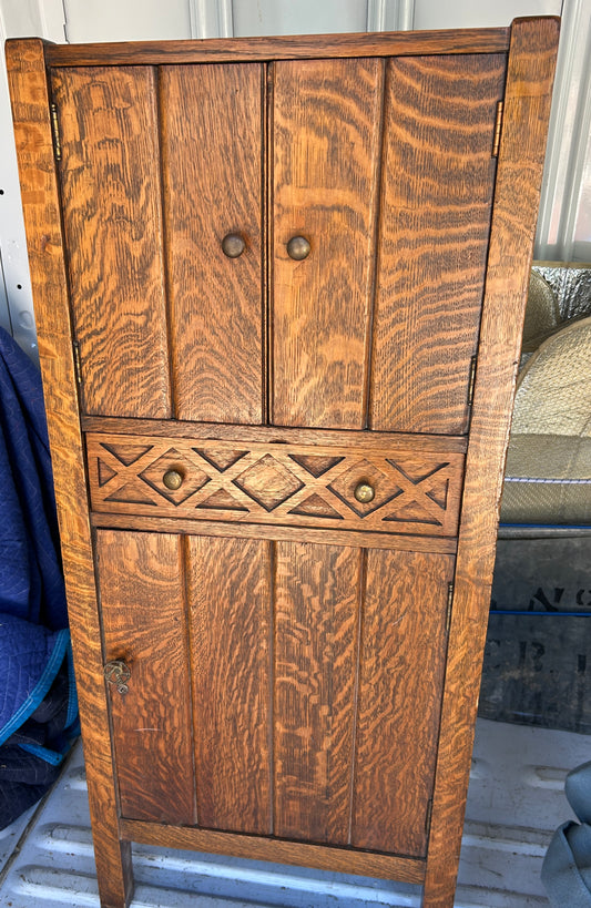 ANTIQUE ARTS AND CRAFTS OAK LIQUOR CABINET
