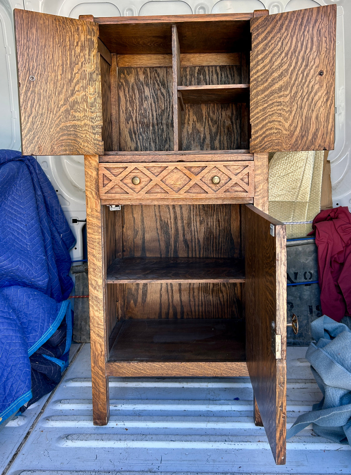 ANTIQUE ARTS AND CRAFTS OAK LIQUOR CABINET