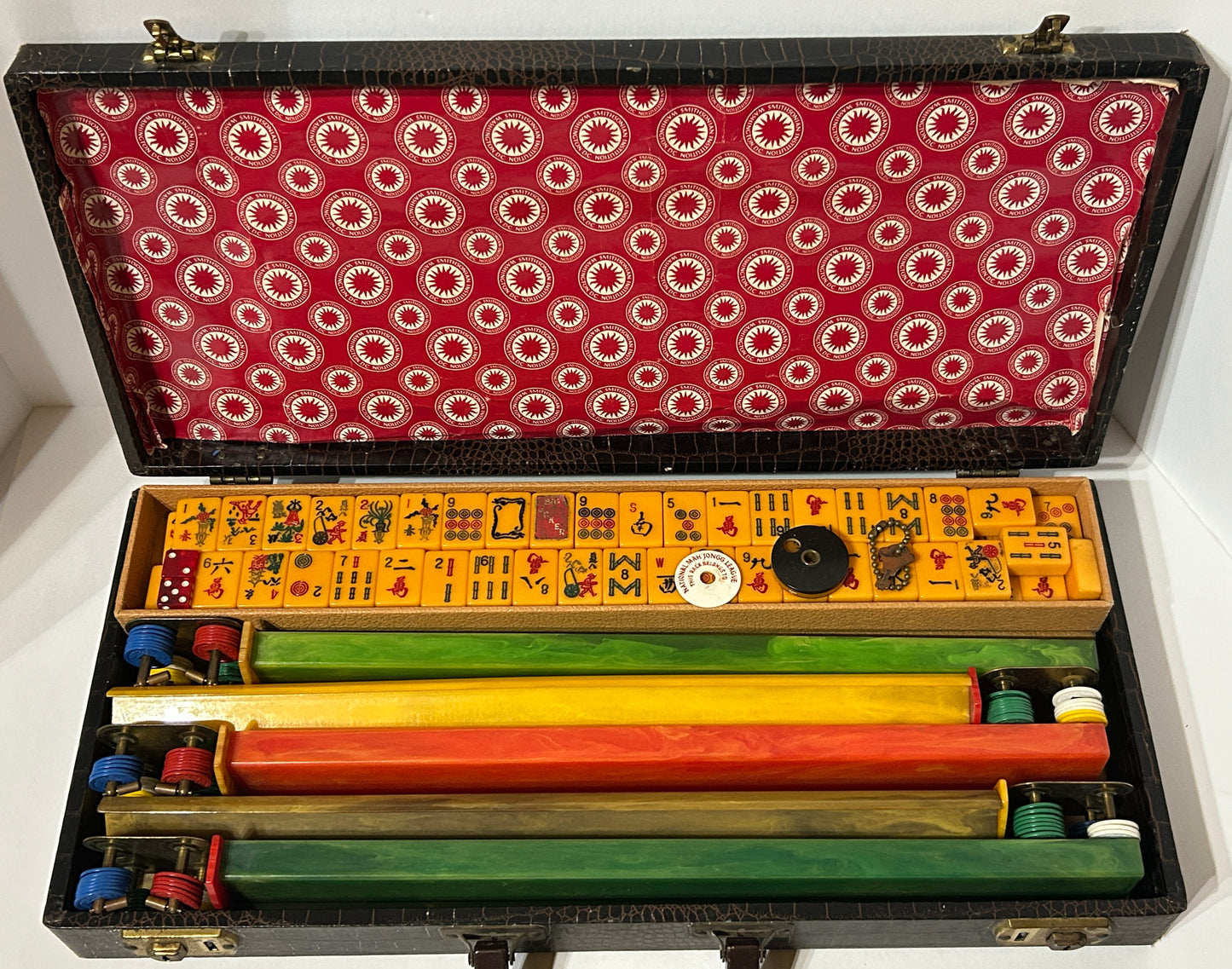 BAKELITE MAHJONG SET IN CASE