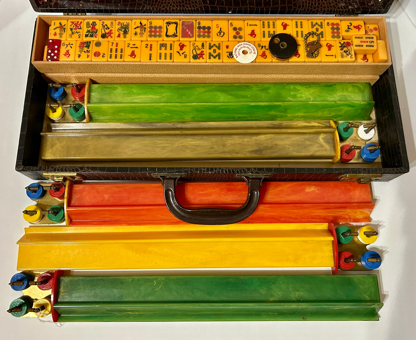 BAKELITE MAHJONG SET IN CASE