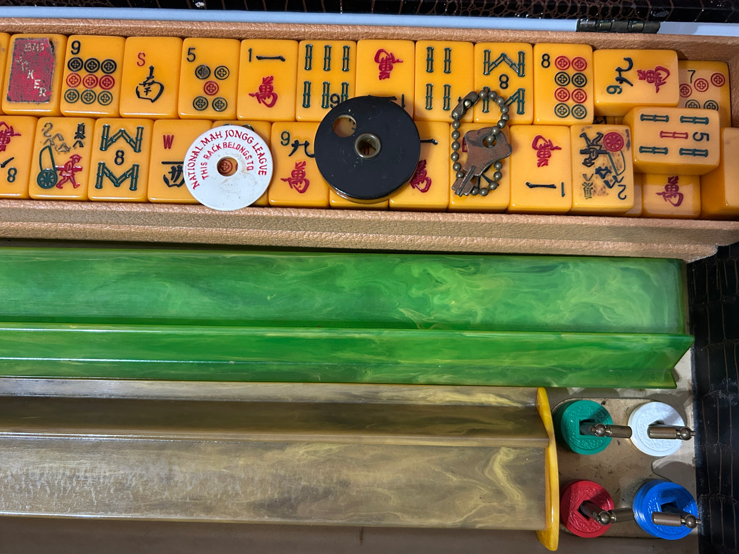 BAKELITE MAHJONG SET IN CASE
