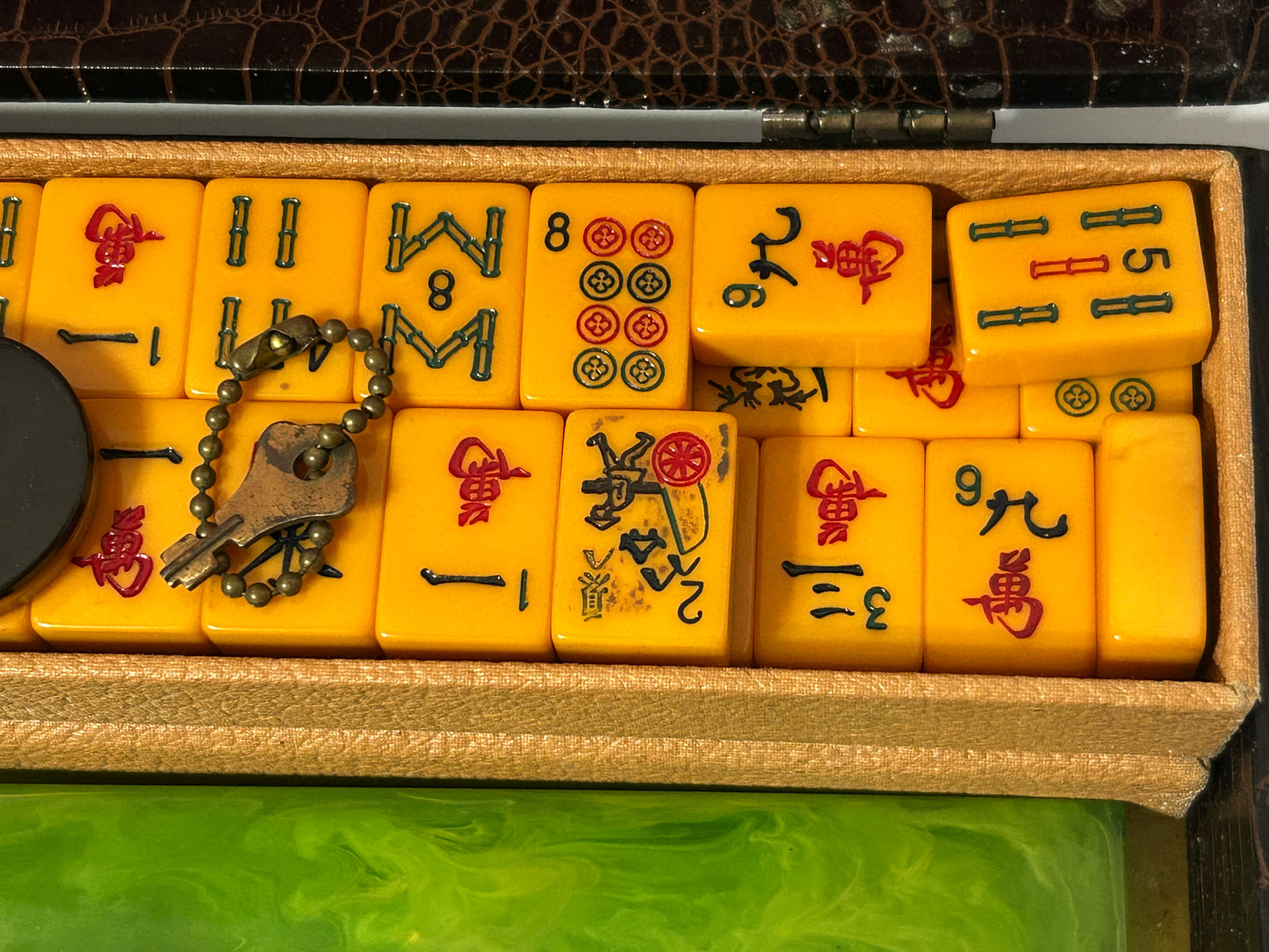 BAKELITE MAHJONG SET IN CASE