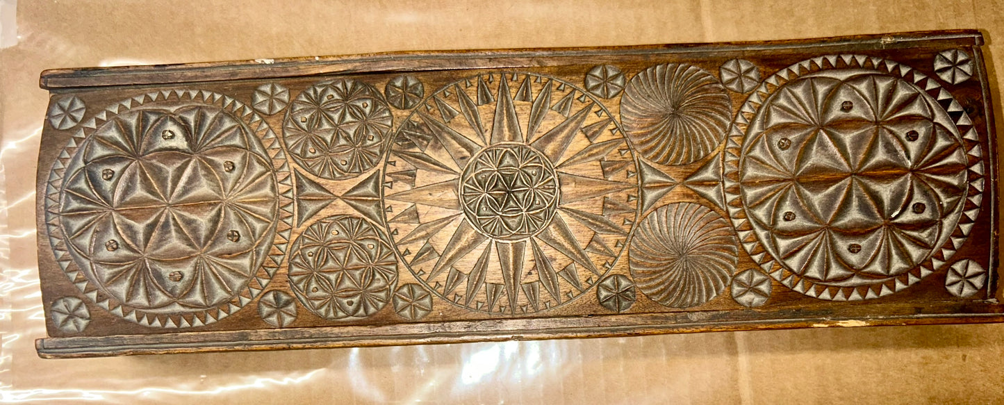 EARLY CARVED WOOD ANTIQUE BOX WITH SLIDING LID