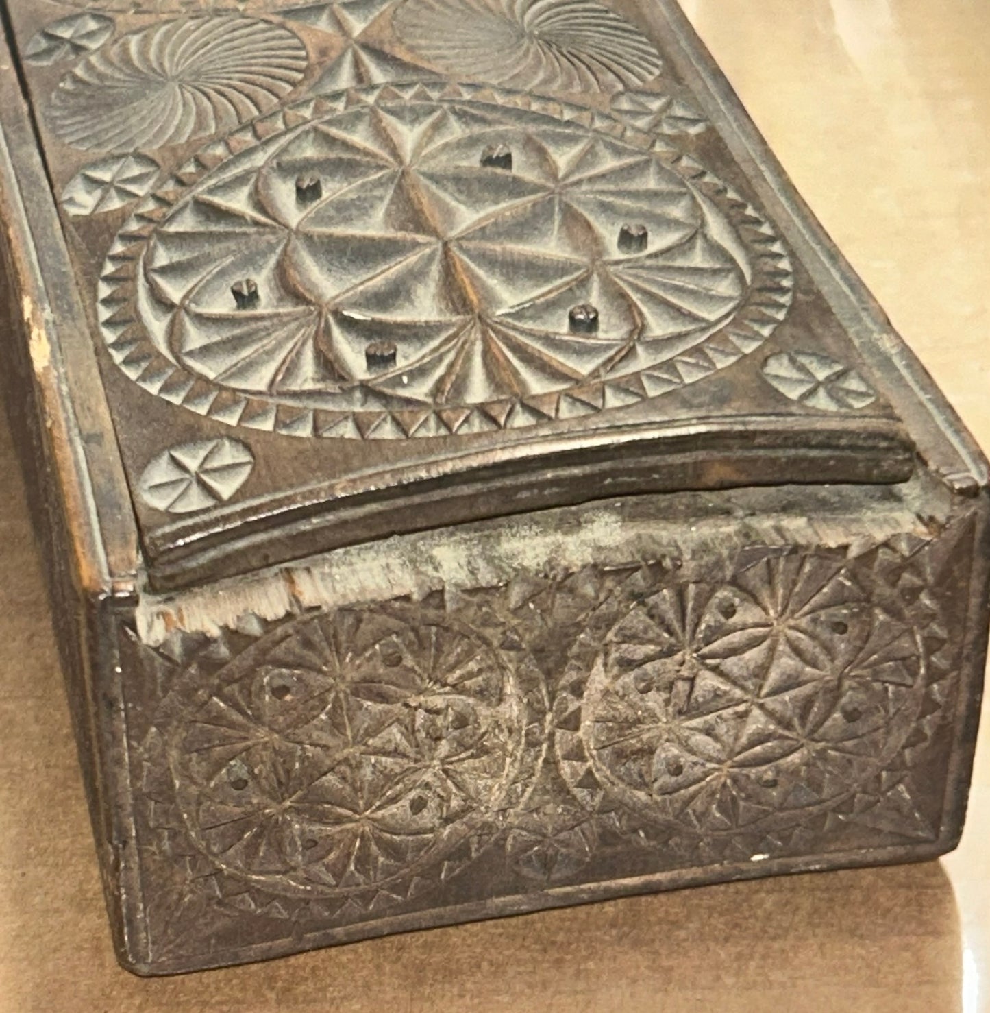 EARLY CARVED WOOD ANTIQUE BOX WITH SLIDING LID