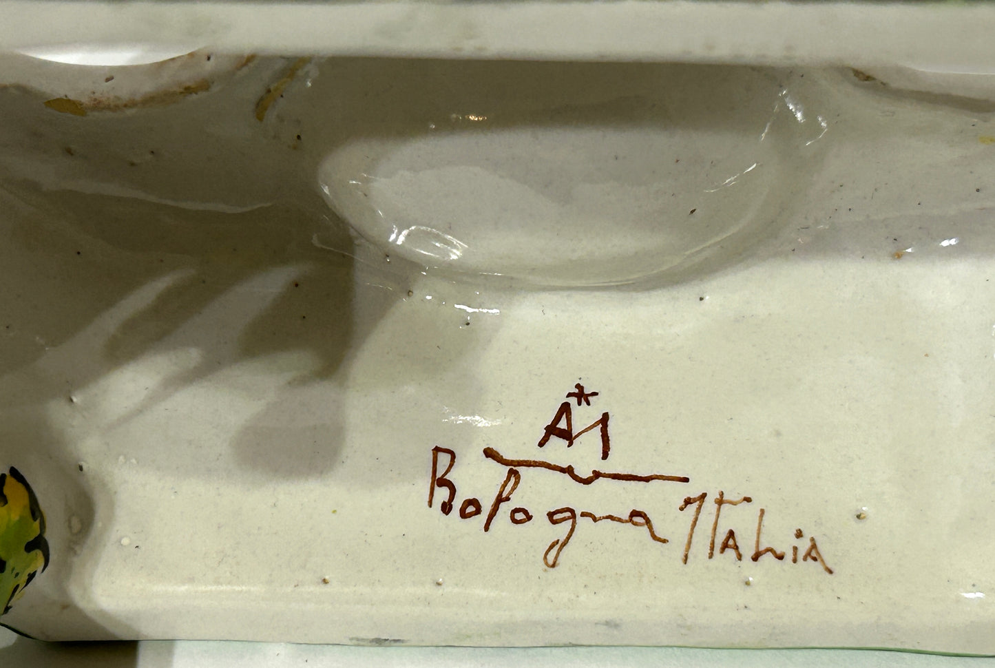 ANTIQUE ITALIAN FAIENCE INKWELL