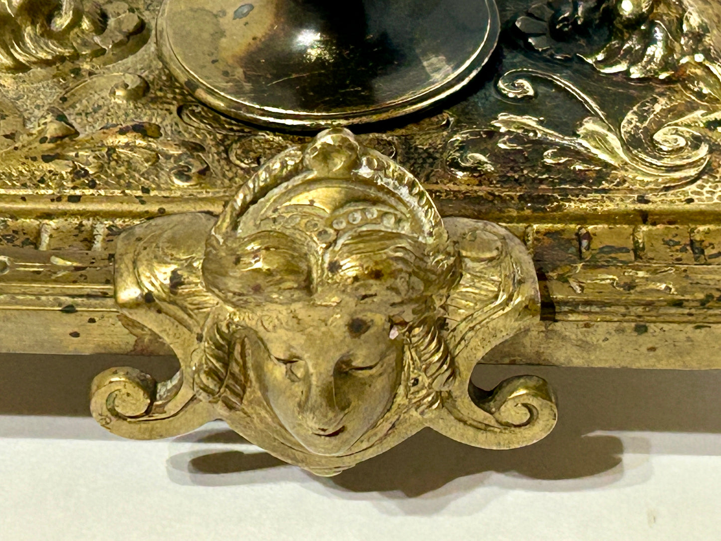 ANTIQUE INKWELL BRONZE WITH FACES