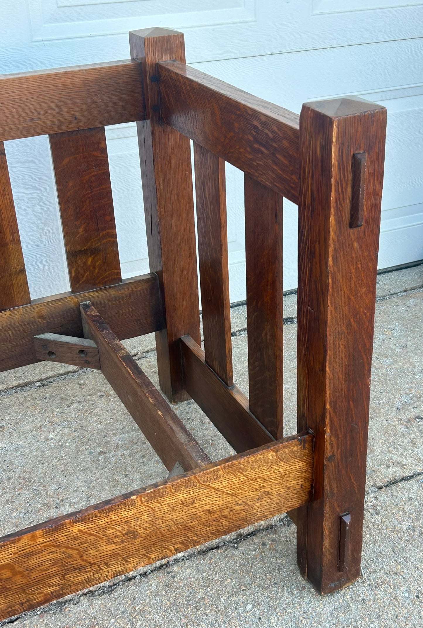 ANTIQUE MISSION OAK EVEN ARM SETTLE COUCH BY OAK CRAFT