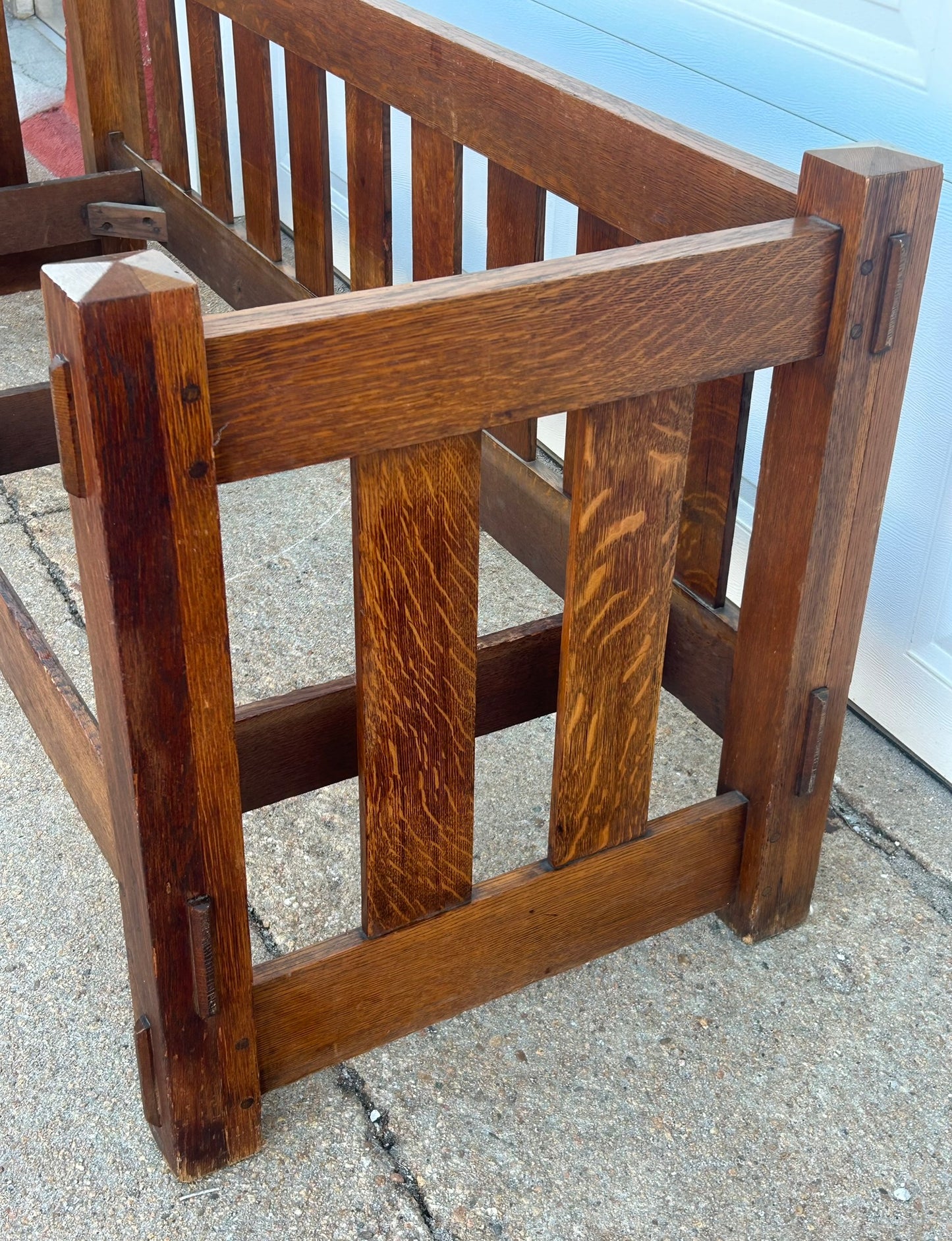 ANTIQUE MISSION OAK EVEN ARM SETTLE COUCH BY OAK CRAFT