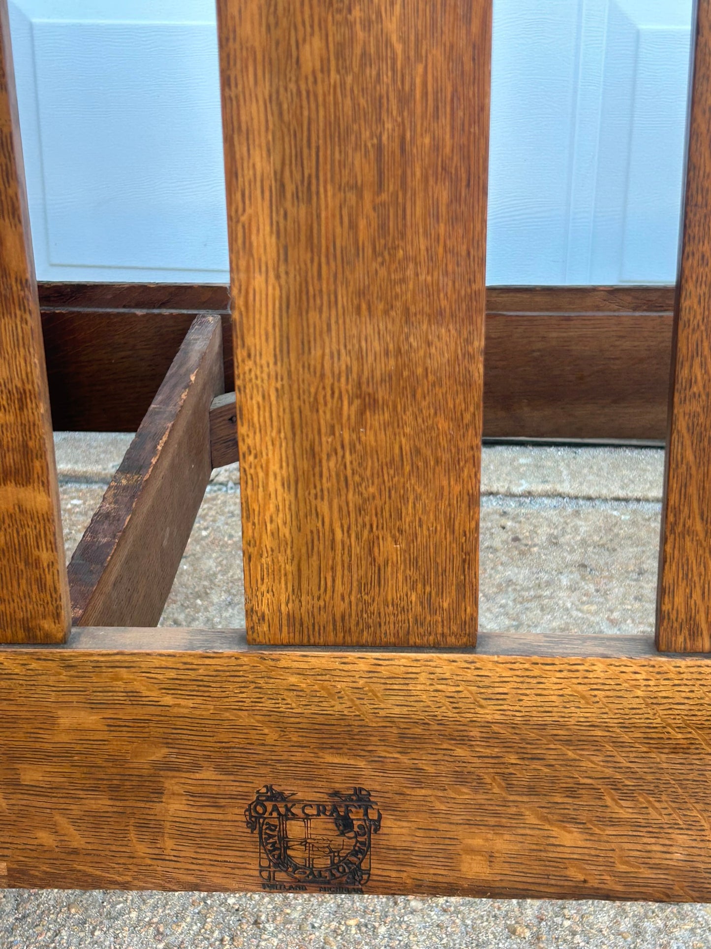 ANTIQUE MISSION OAK EVEN ARM SETTLE COUCH BY OAK CRAFT