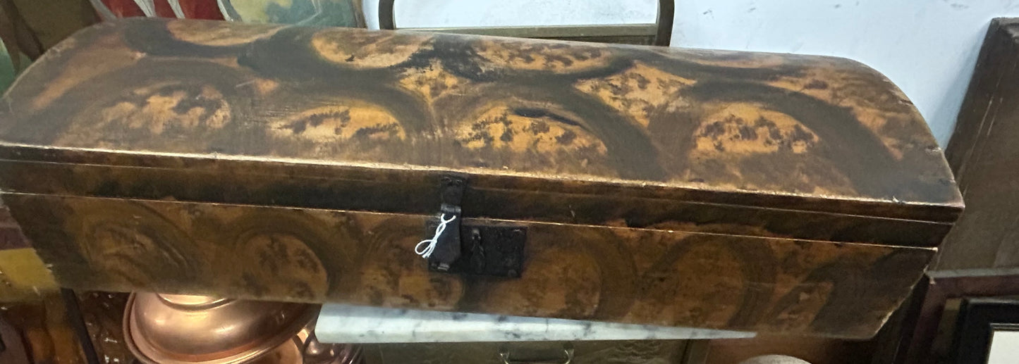 PAINTED DECORATION EARLY DOME TOP WOOD BOX