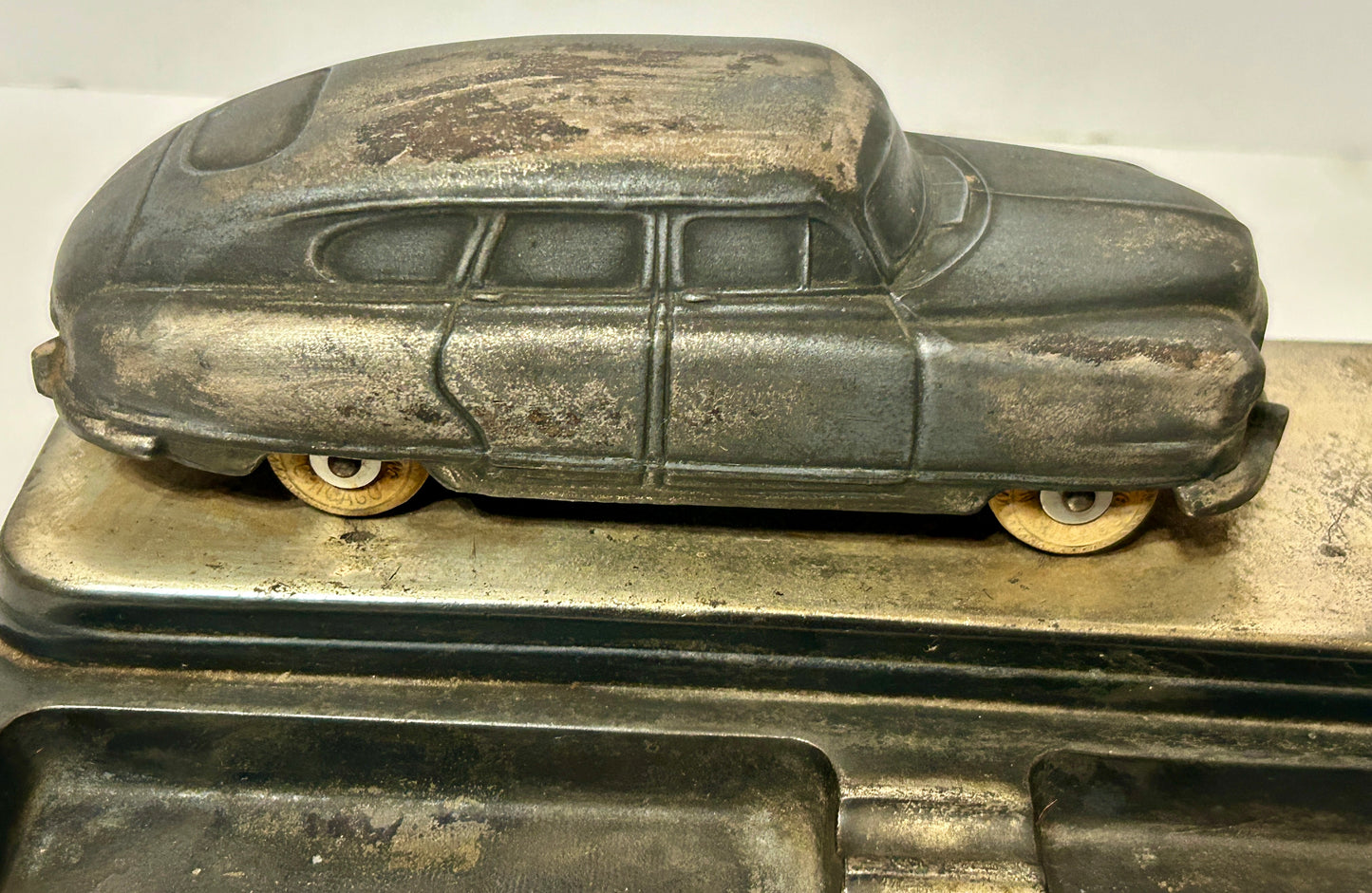 1940 CAR DEALER FIGURAL DESK PEN HOLDER BY CHICAGO NATIONAL PRODUCTS