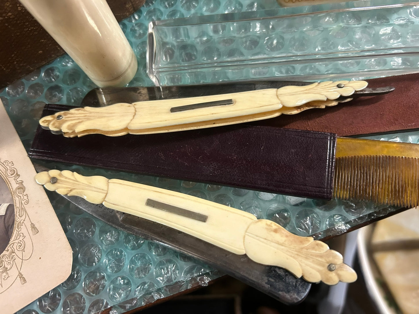 CIVIL WAR OFFICERS GROOMING KIT COMPLETE WITH HIS PHOTO
