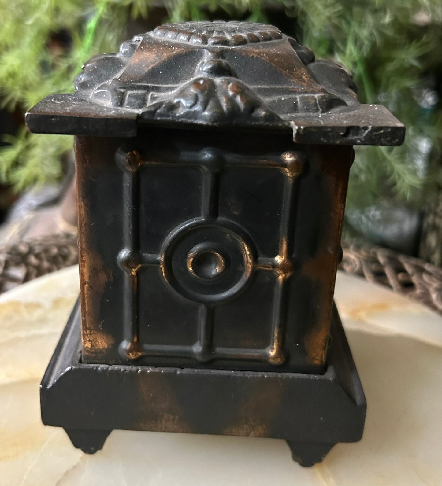CAST IRON HEATER STOVE STILL BANK