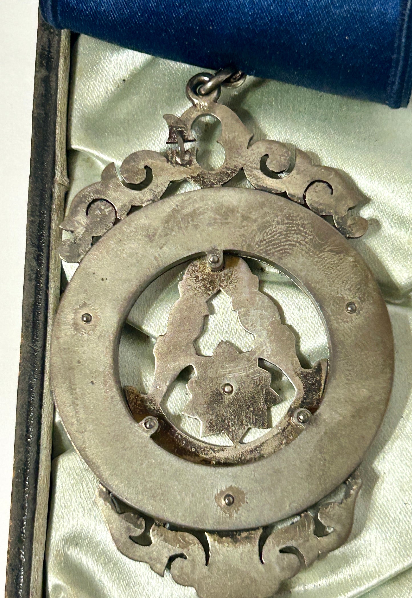 MASONIC ANTIQUE 1907 FANCY MEDAL IN PRESENTATION BOX