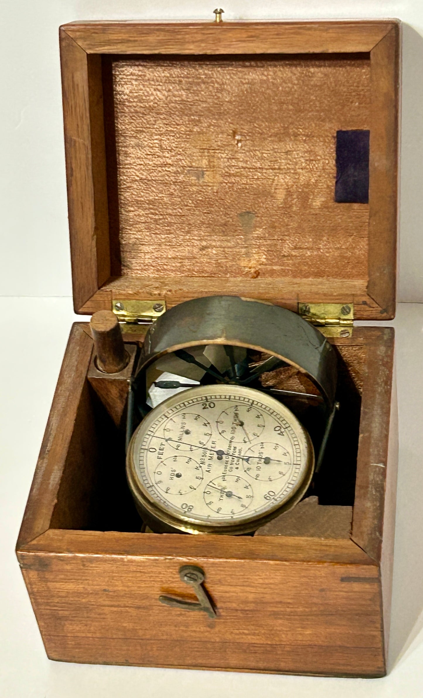AIR METER BY EUGENE DIETZEN & CO. NEW YORK DEVICE