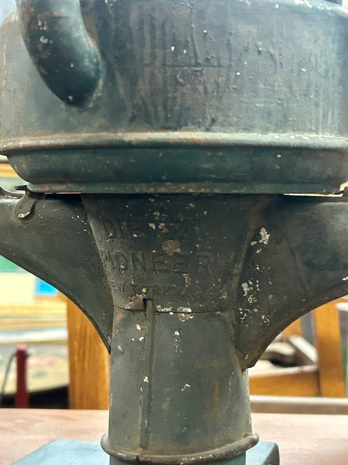 DIETZ ANTIQUE KEREOSENE STREET LAMP