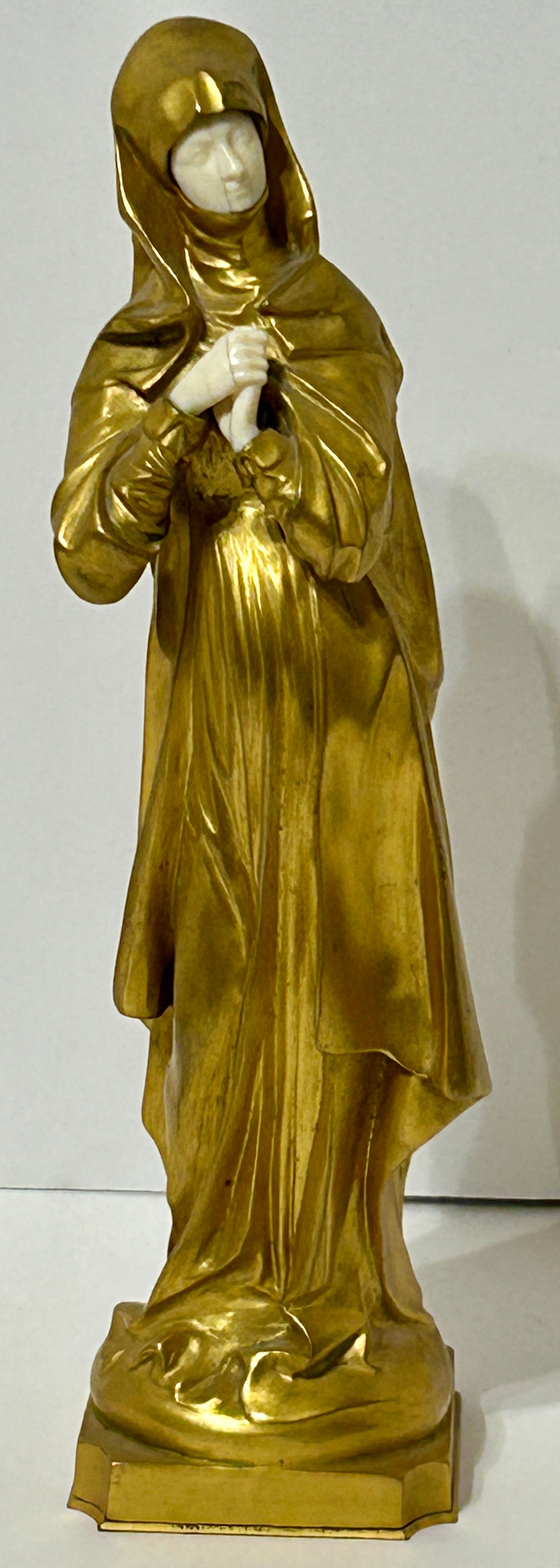 ANTIQUE BRONZE AND IVORY ANTIQUE SCULPTURE OF WOMAN