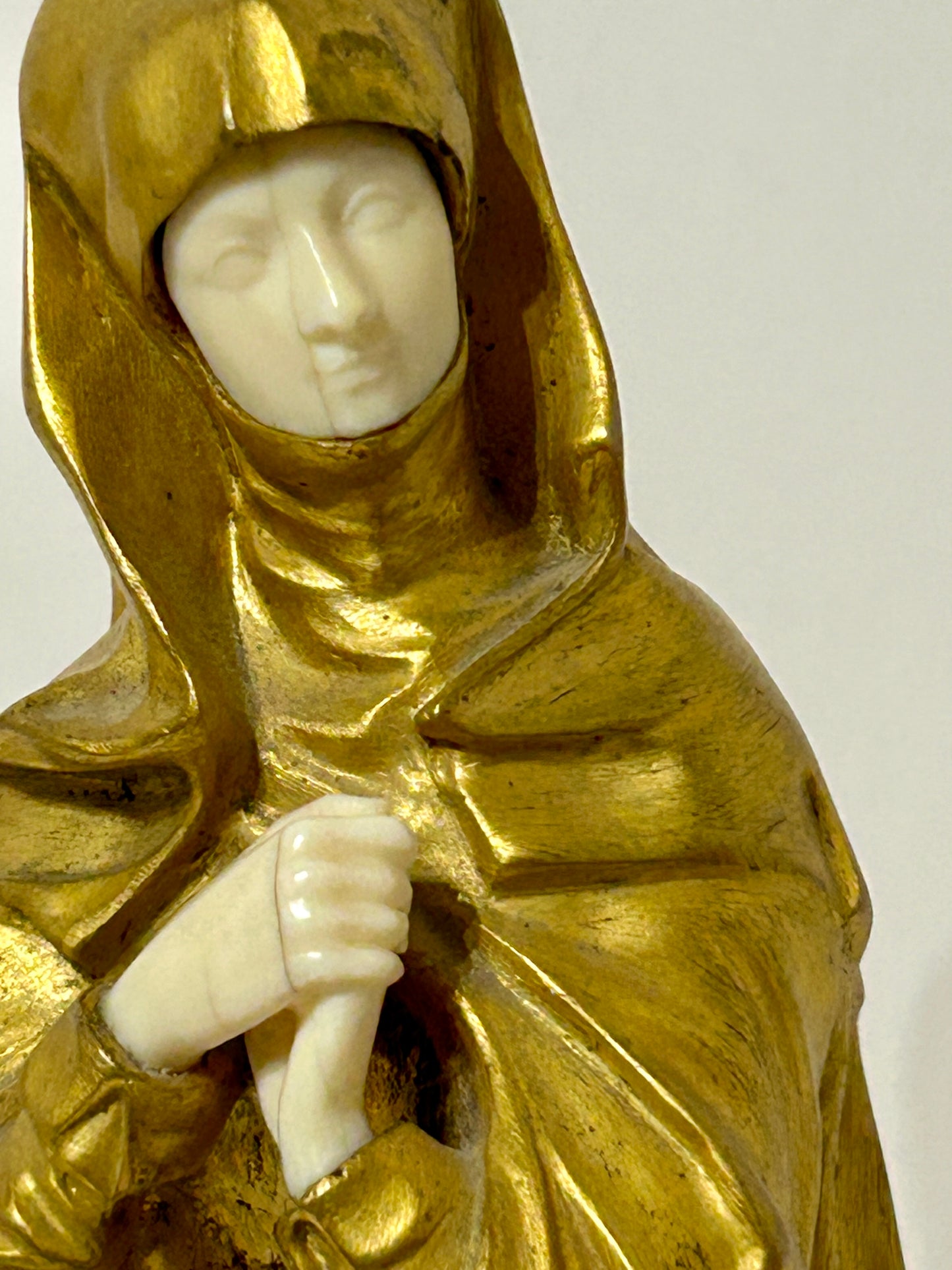 ANTIQUE BRONZE AND IVORY ANTIQUE SCULPTURE OF WOMAN