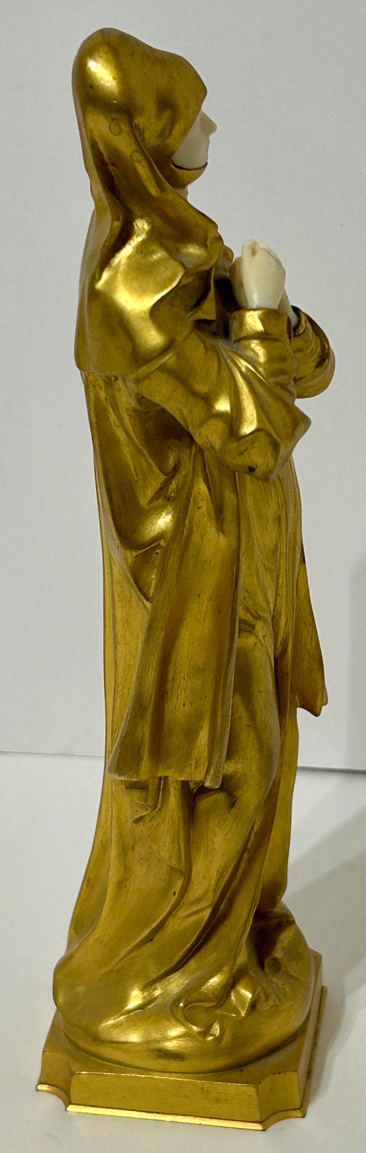 ANTIQUE BRONZE AND IVORY ANTIQUE SCULPTURE OF WOMAN