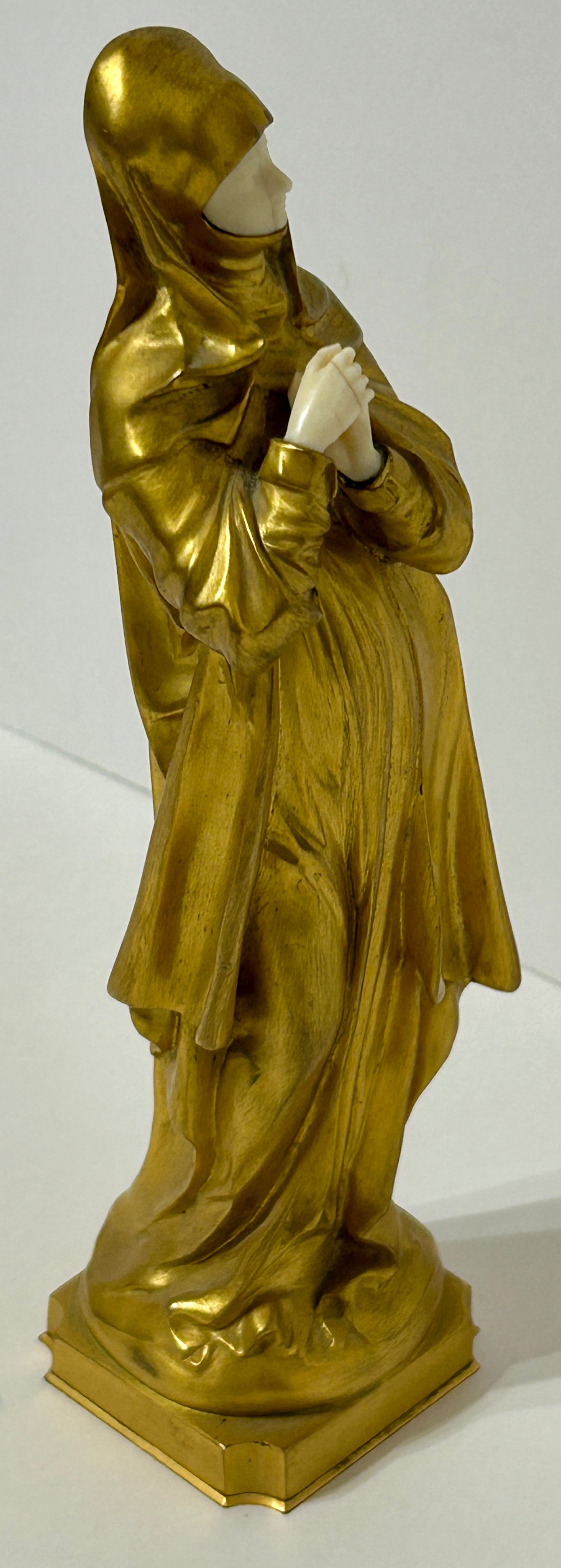 ANTIQUE BRONZE AND IVORY ANTIQUE SCULPTURE OF WOMAN