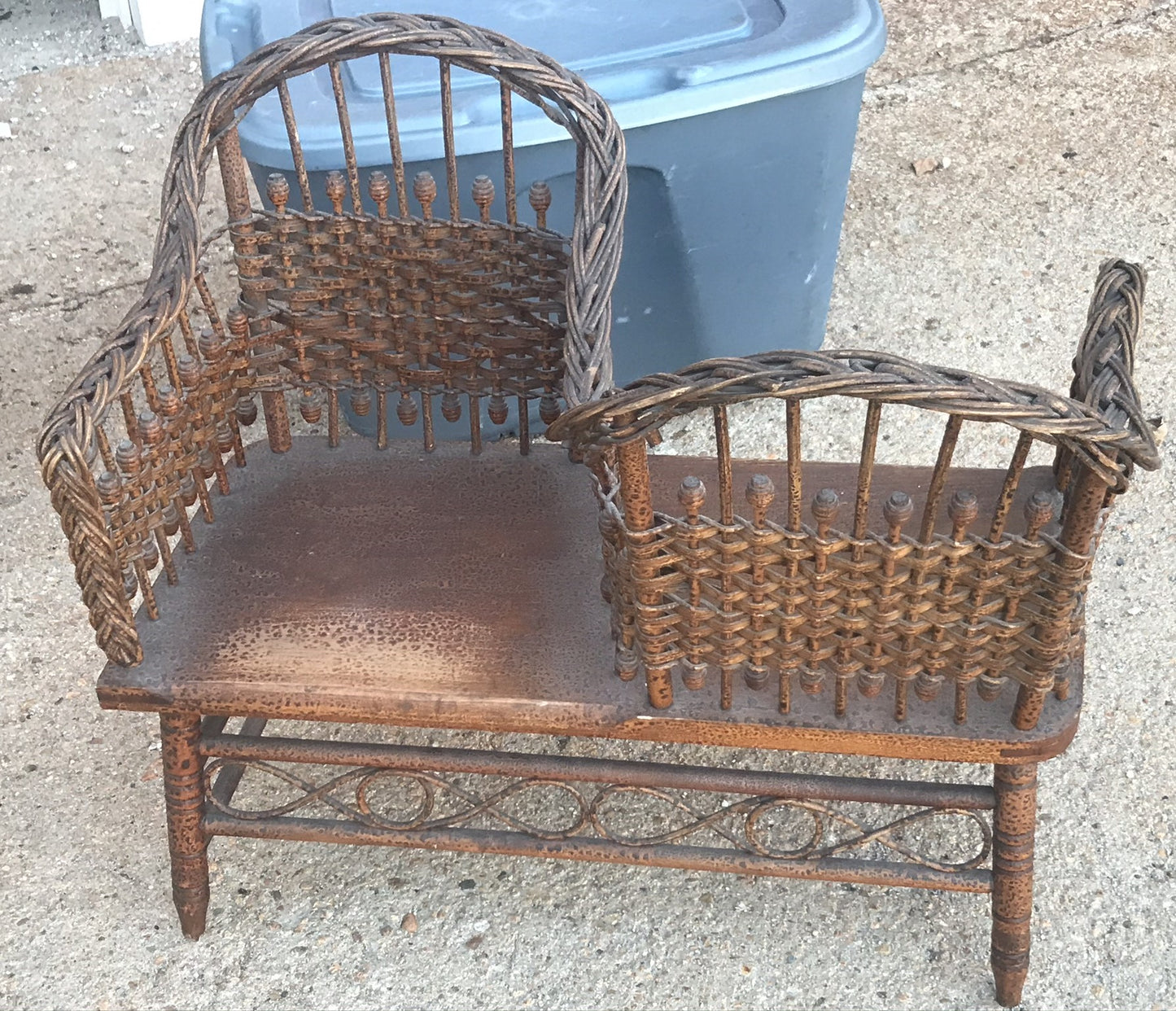 ANTIQUE TETE A TETE CHILD's WICKER SEAT